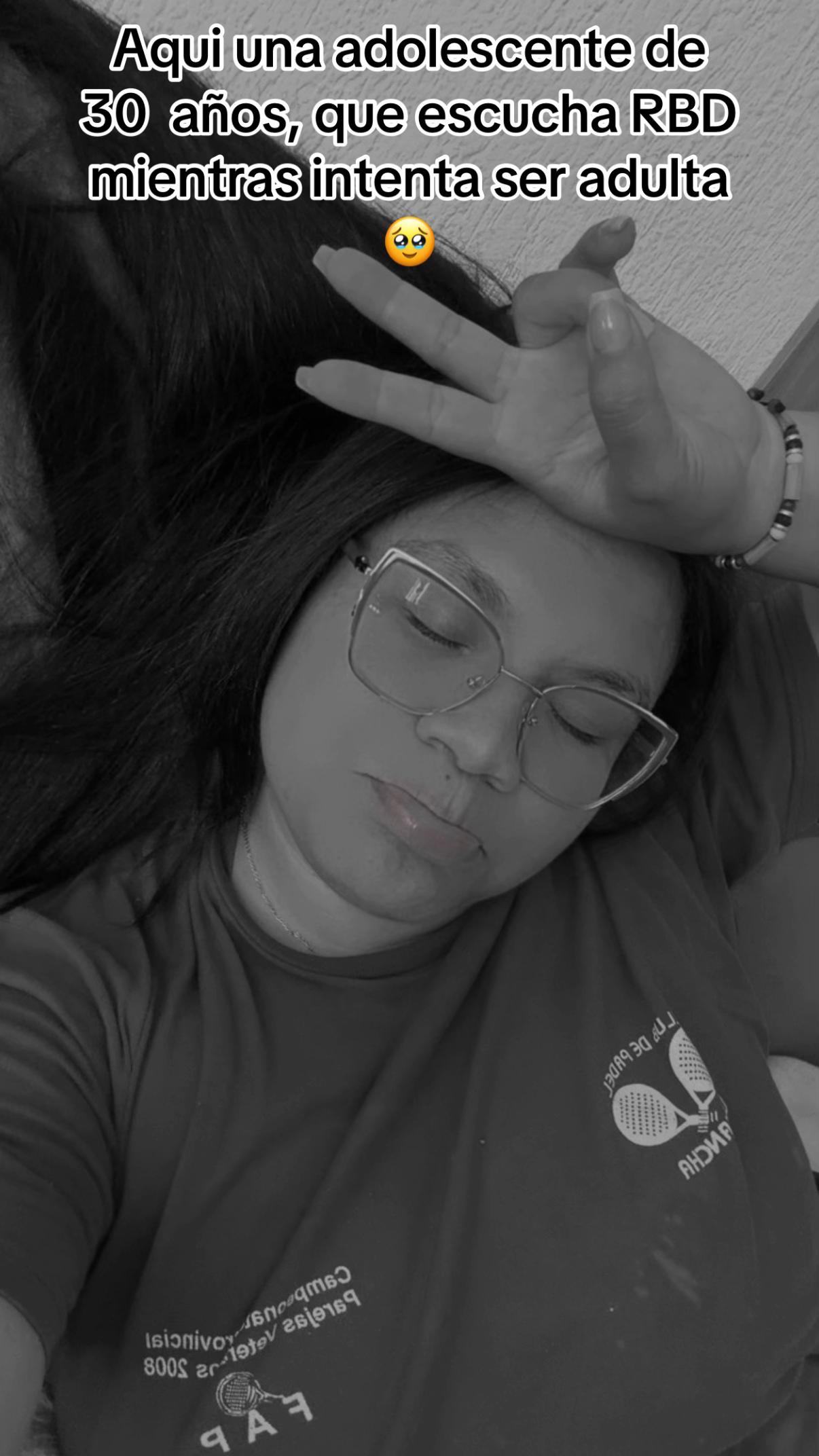@☘️ E L E N A 👽