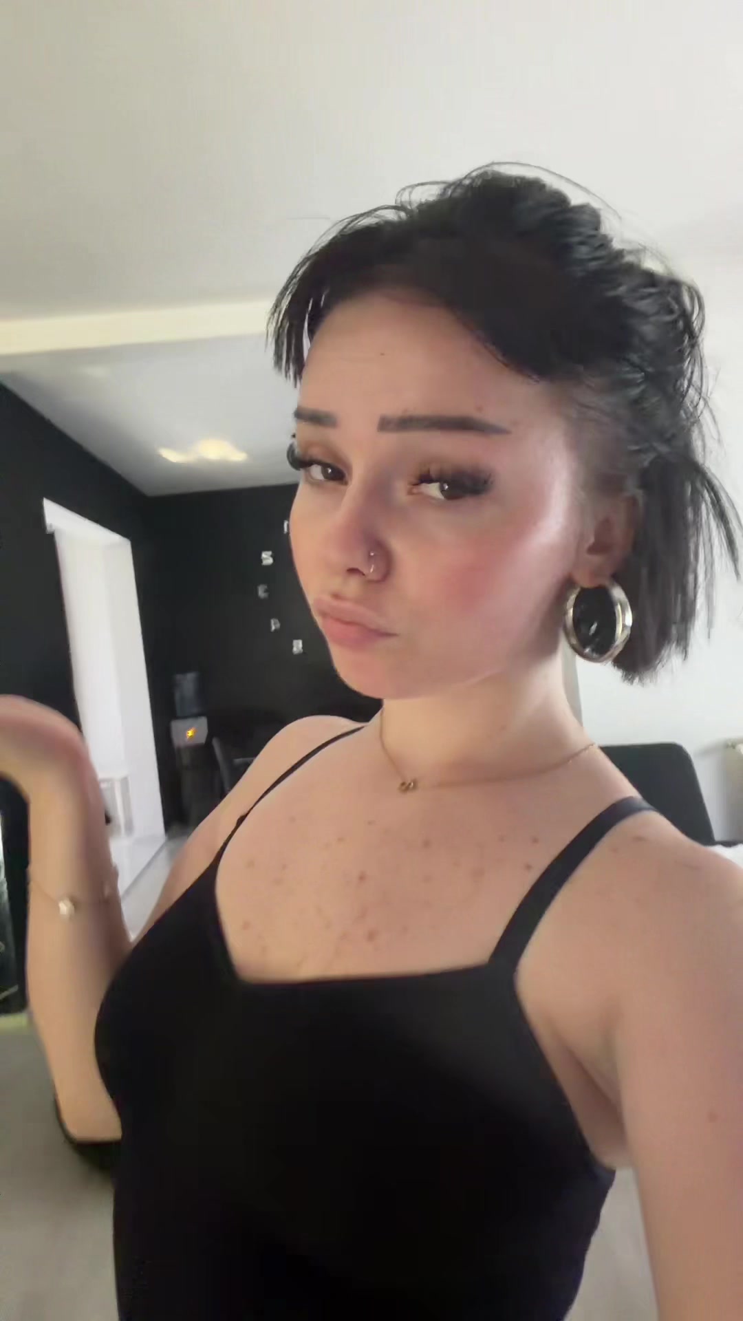 @️