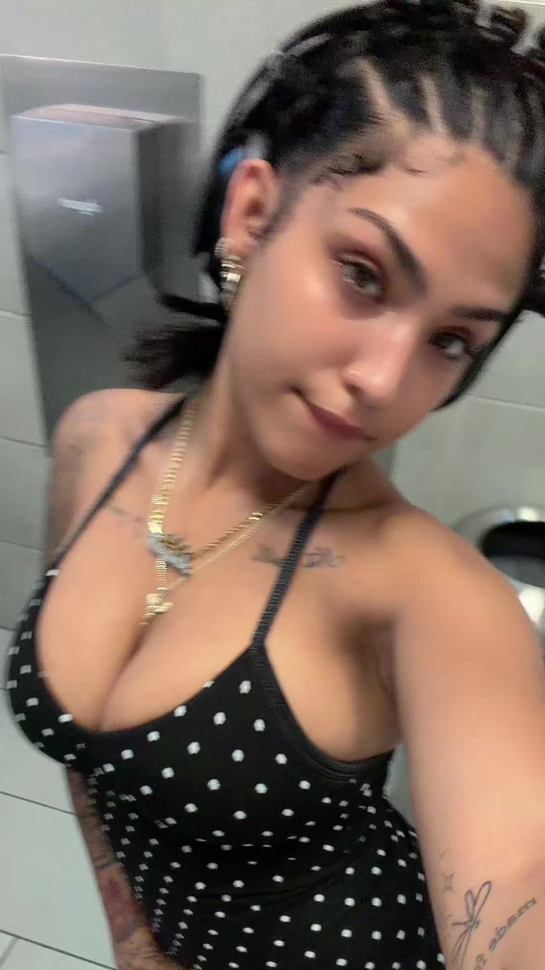 @aniyahalbino