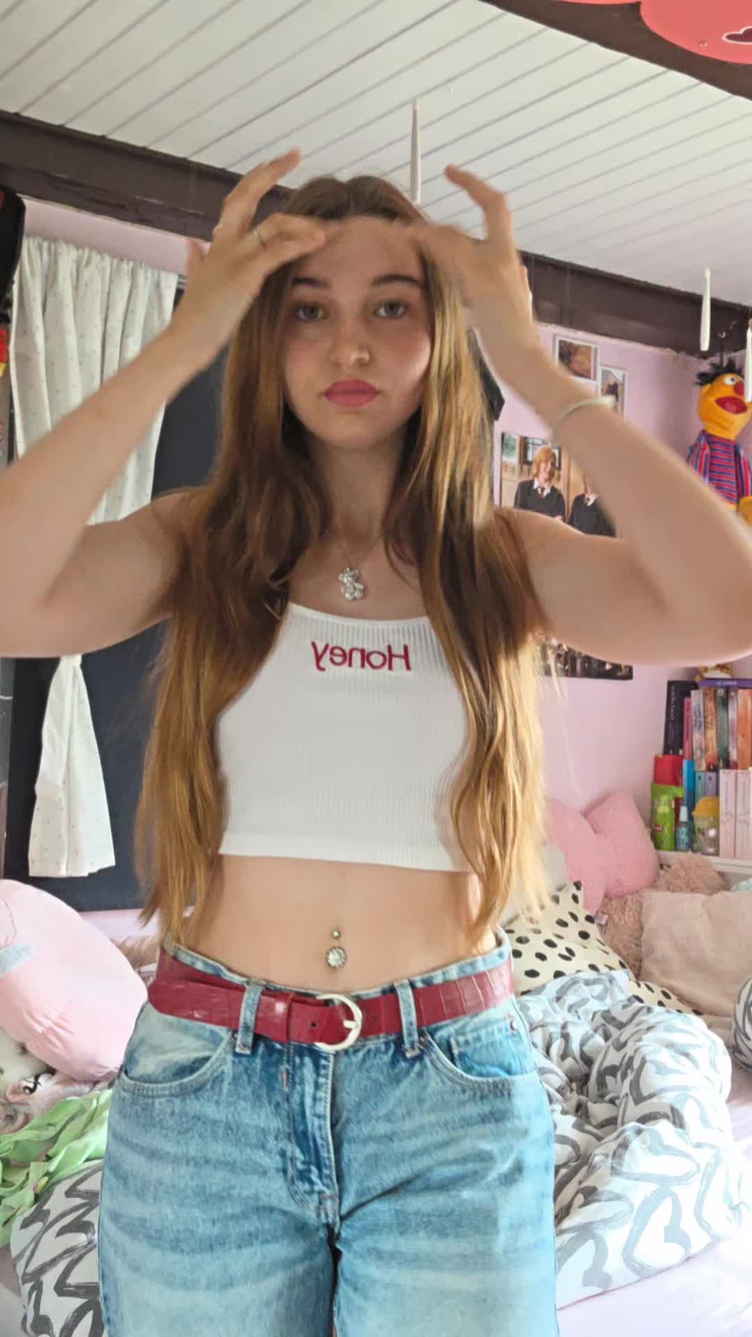 @ANT♡N1A 🎀💘