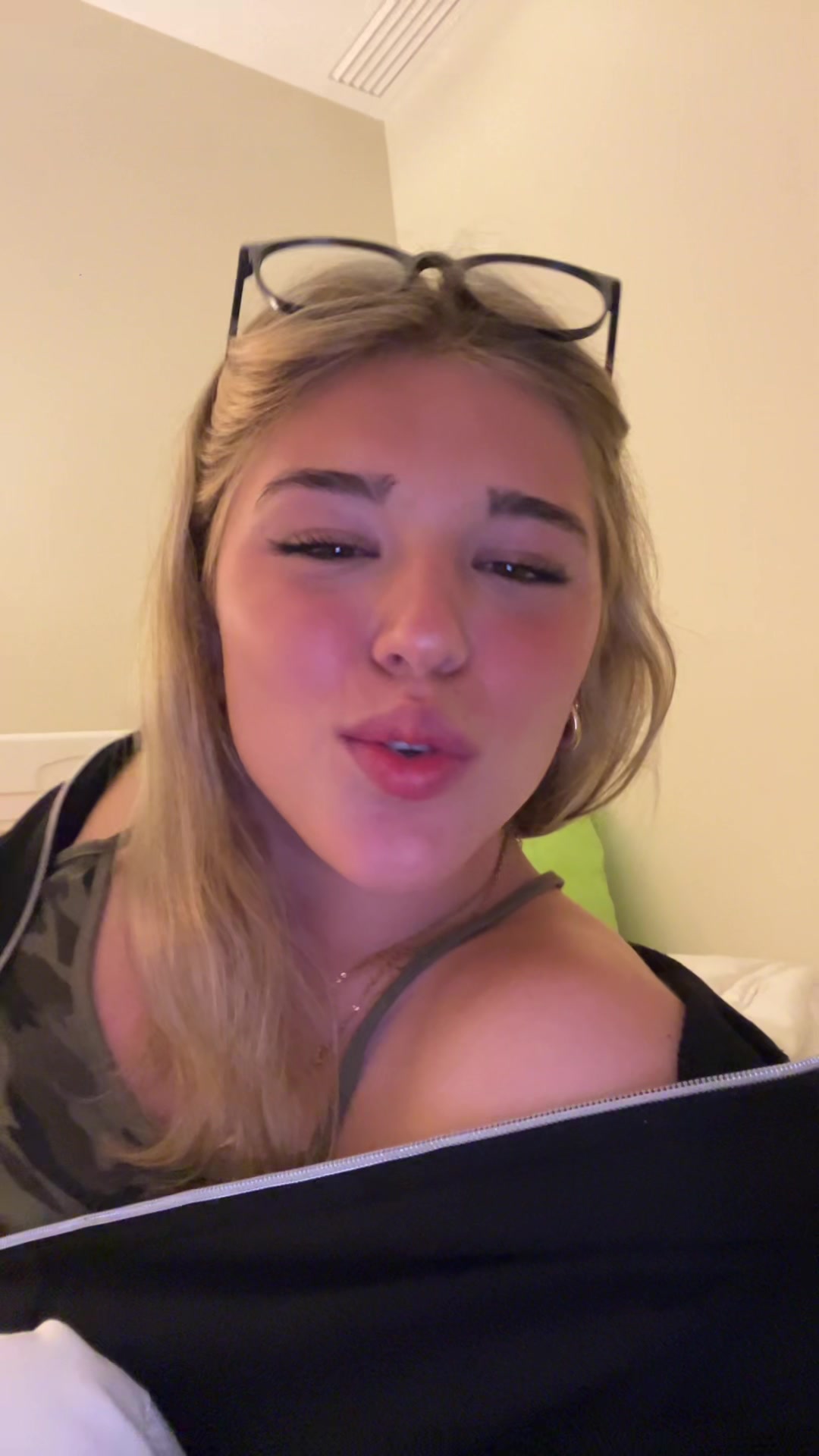 @𝐄𝐬𝐭𝐞𝐟𝐚𝐧𝐢𝐚
