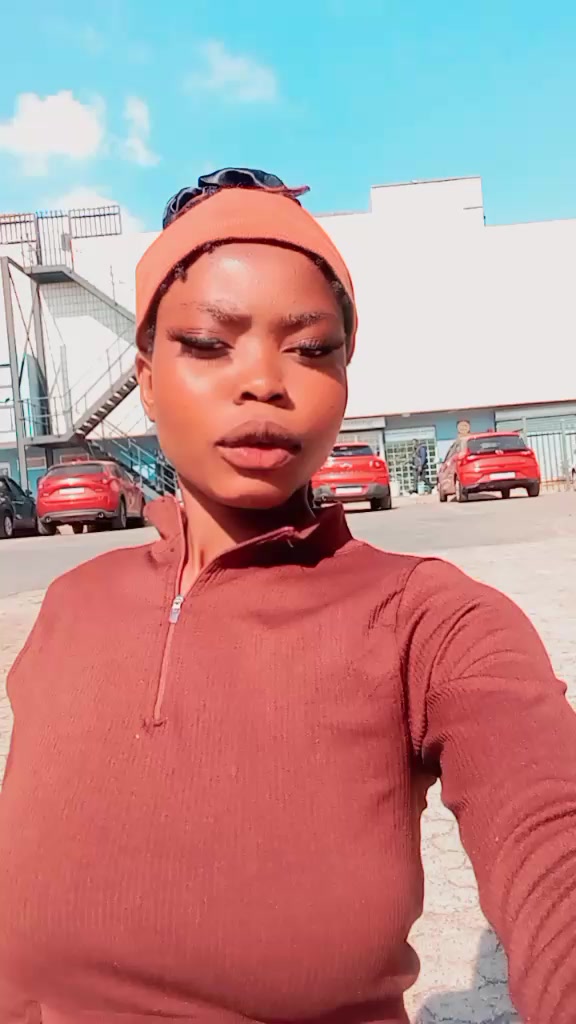 @sexy lady Zim 😍