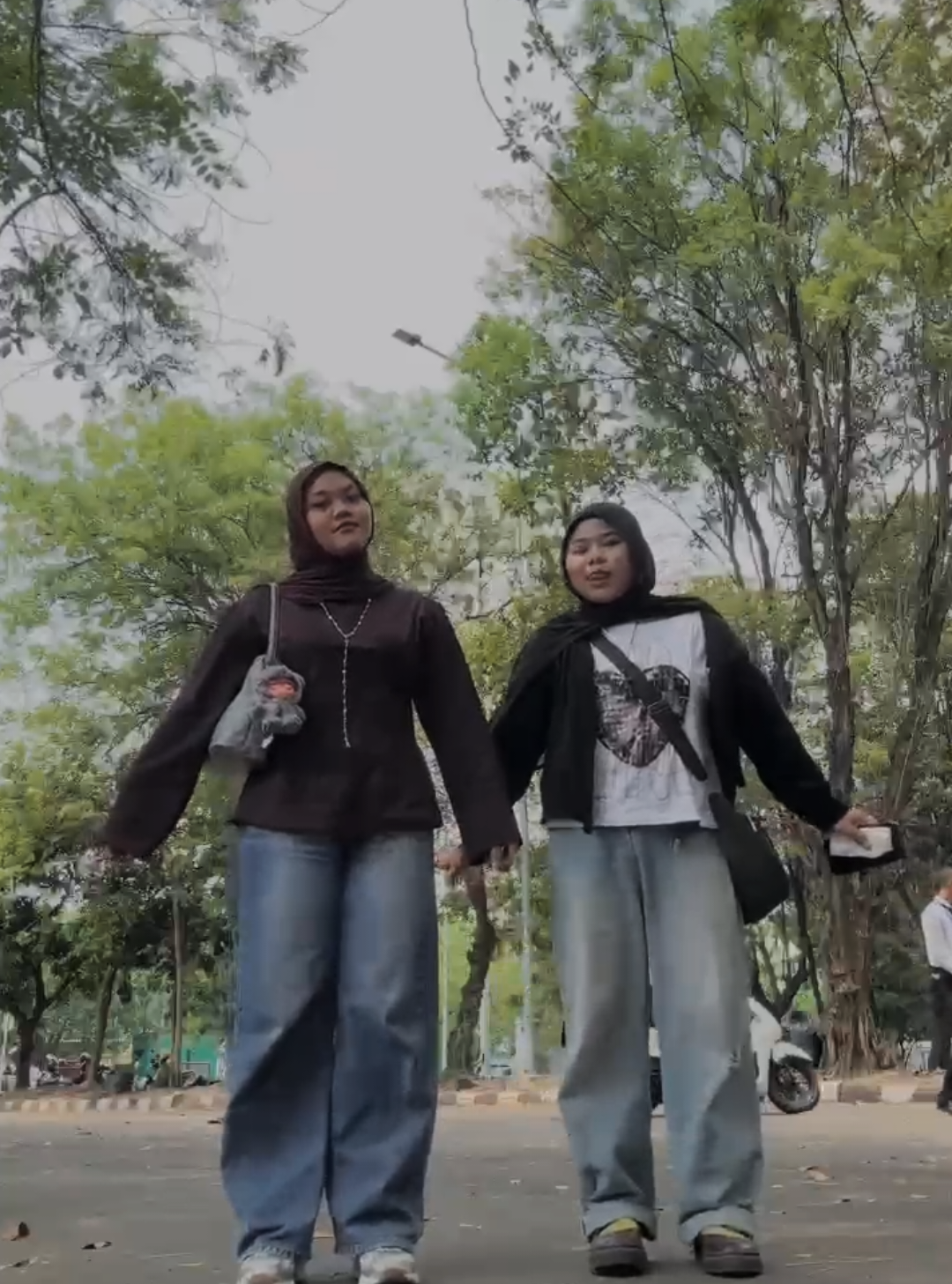 @r★