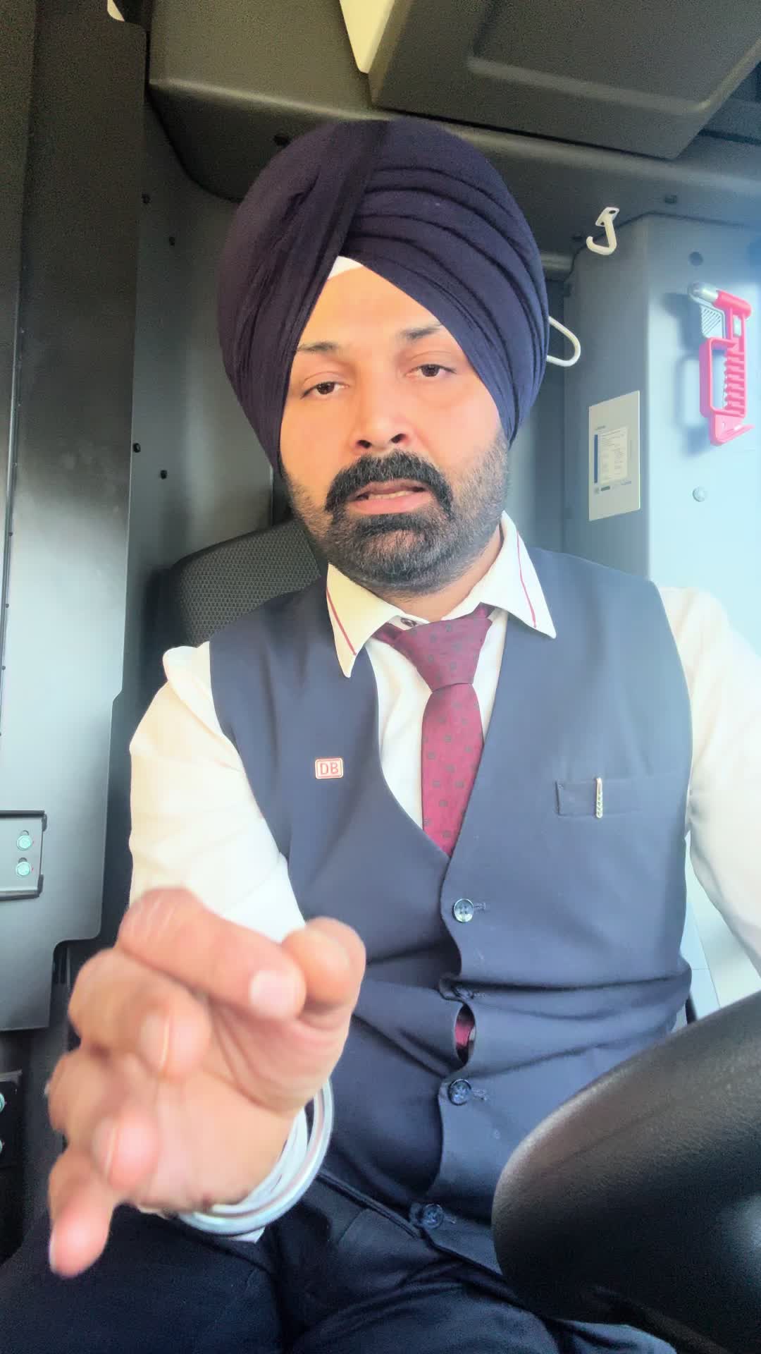 @LovesinghMofficial
