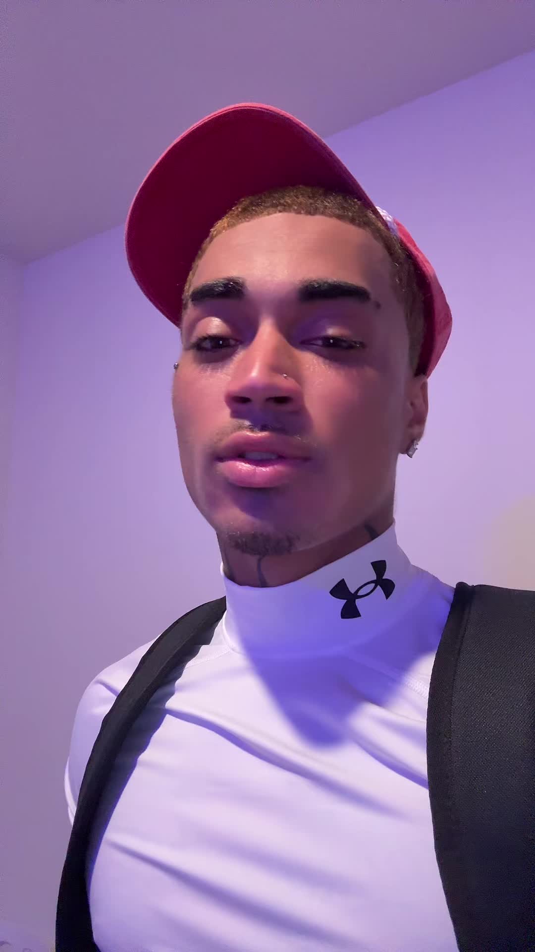 @⃟