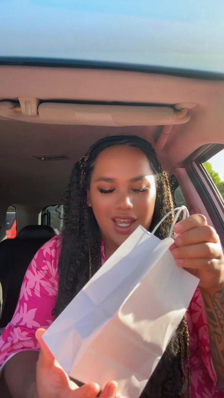 @NickiTahiti987