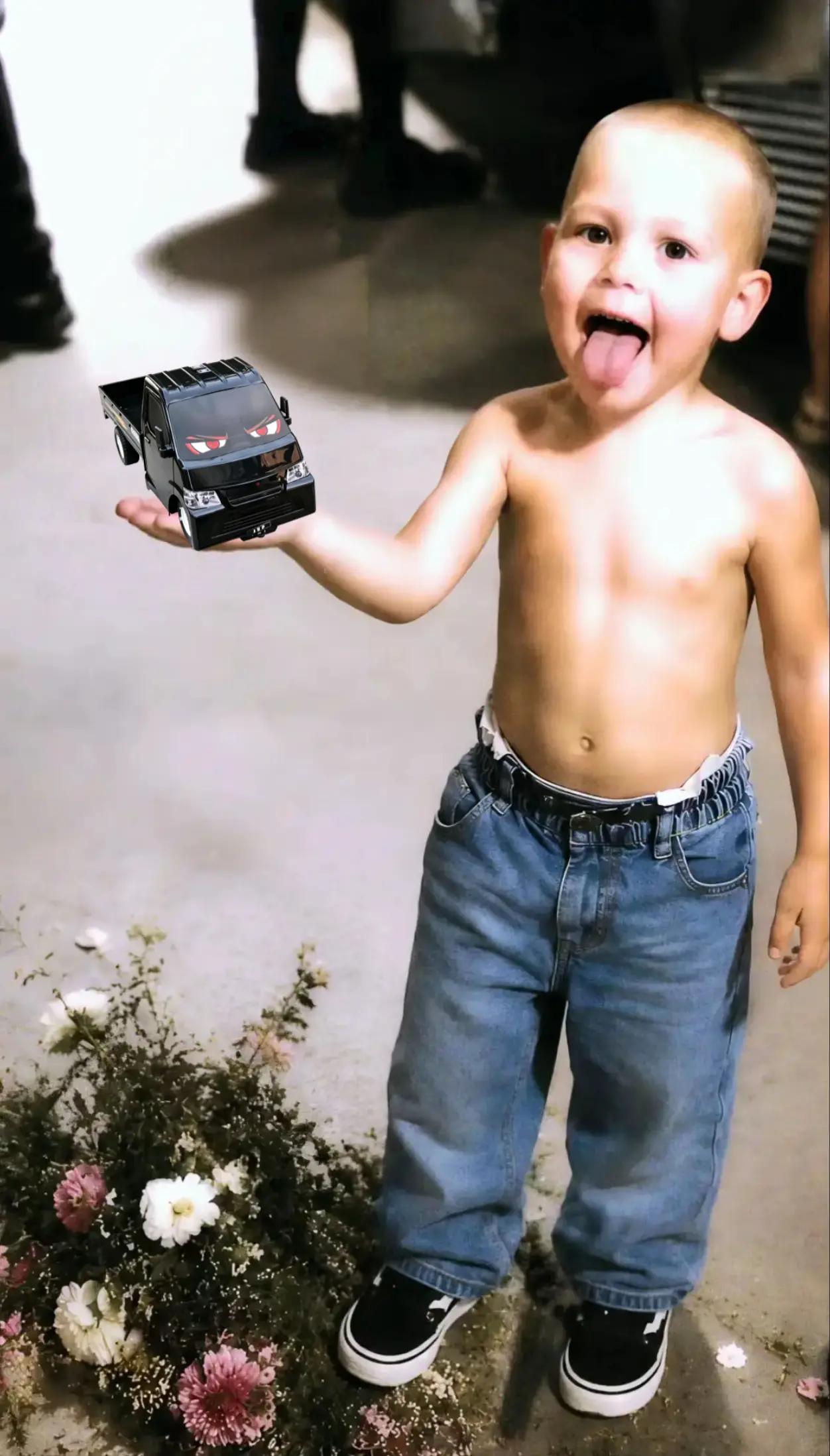 @𝙂𝙈𝙓  𝙂𝘼𝙍𝘼𝙂𝙀👽