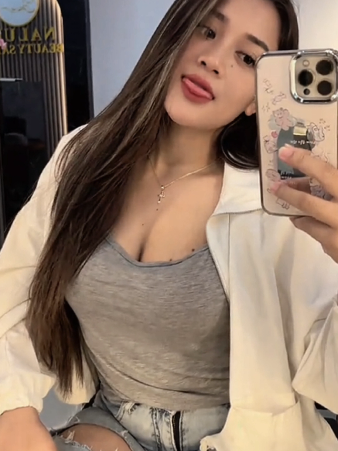 @Gemoy Menggigit 🍑