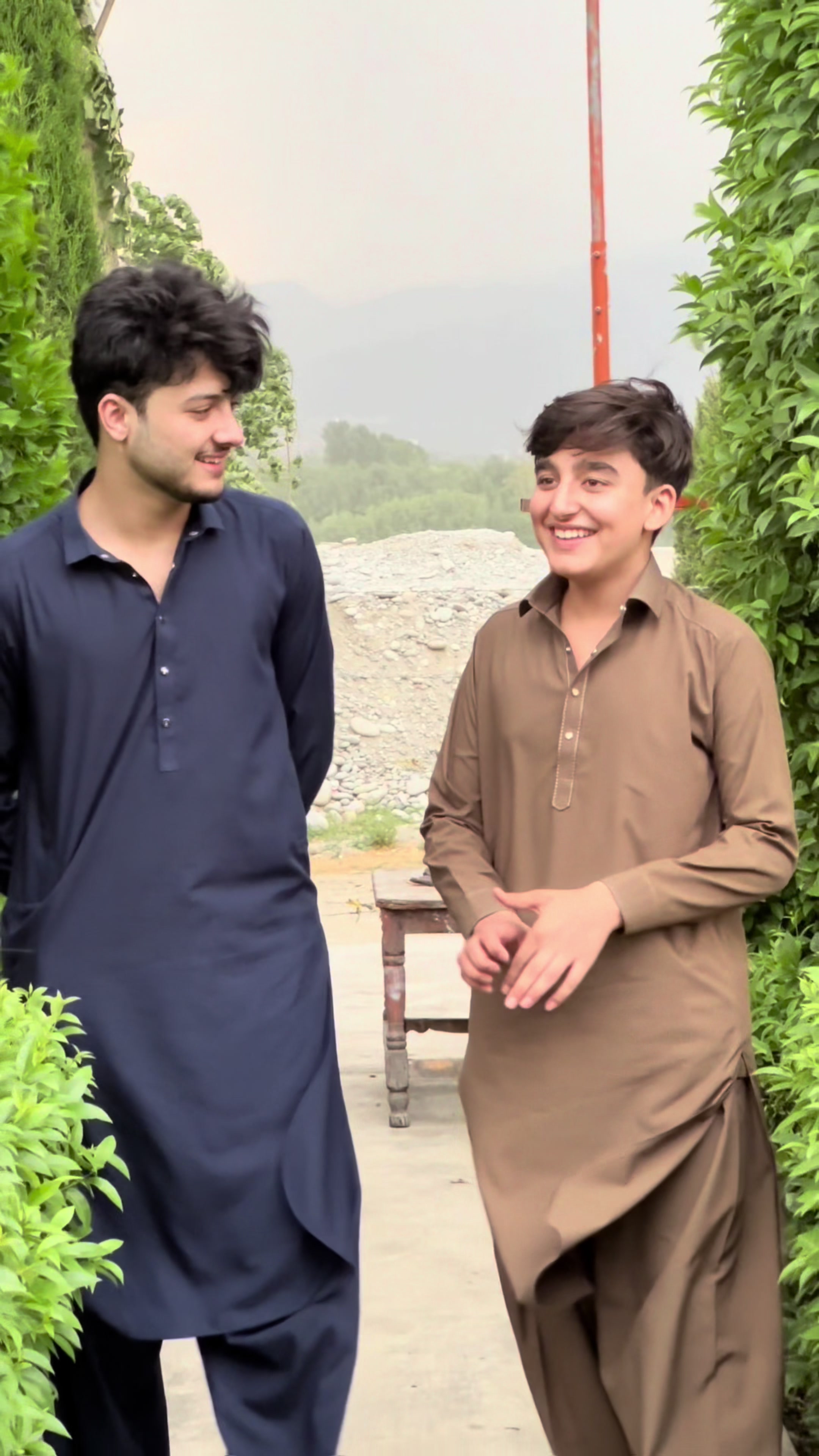 @Hussain_🫀