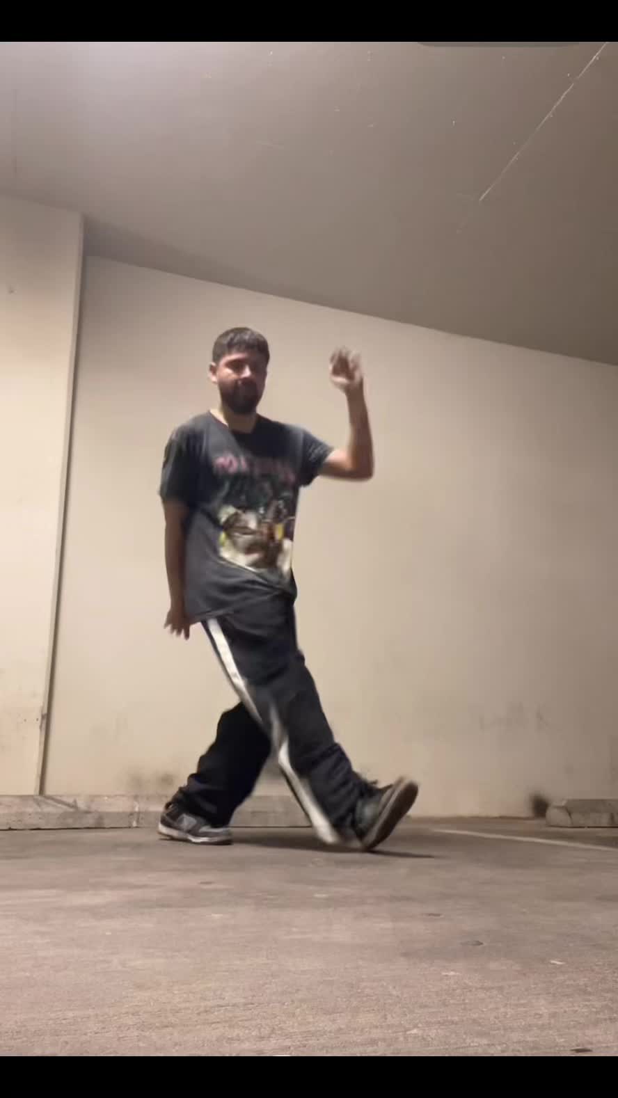 @isaac_dances