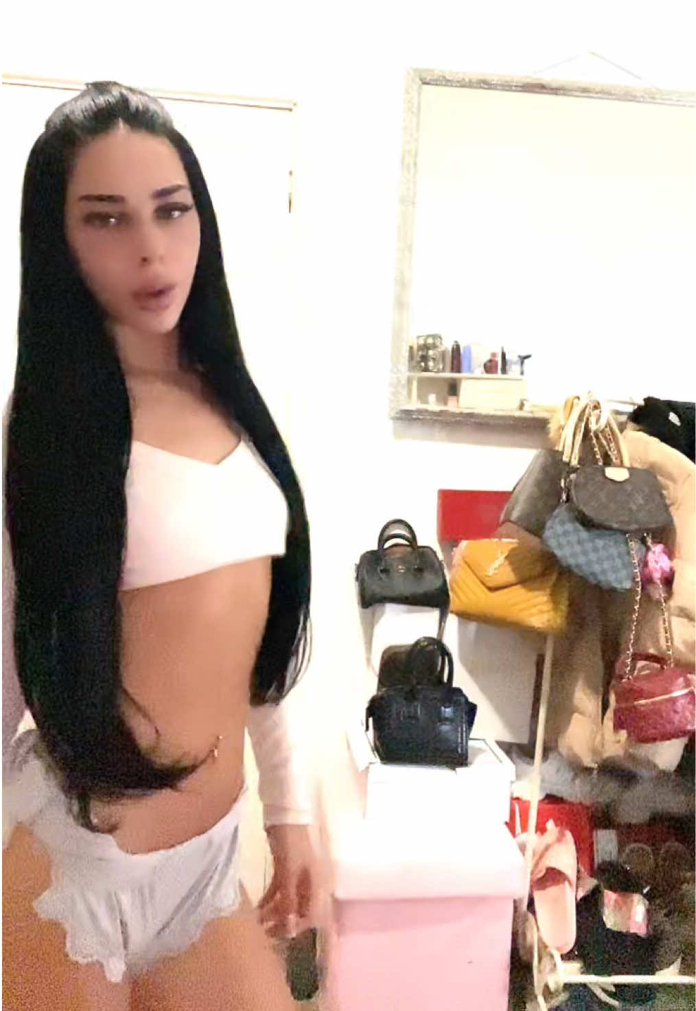 @Laylascottꨄ