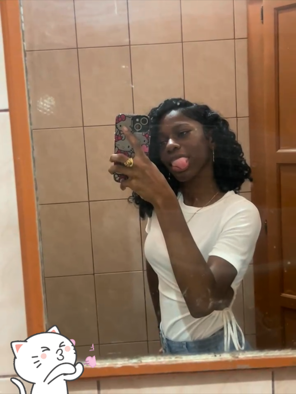 @ꨄ