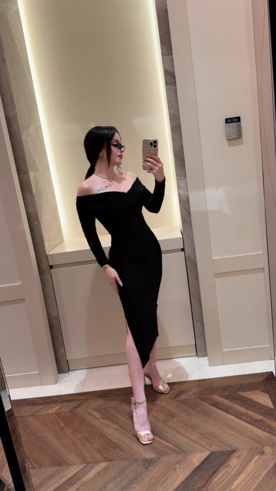 @Model rena