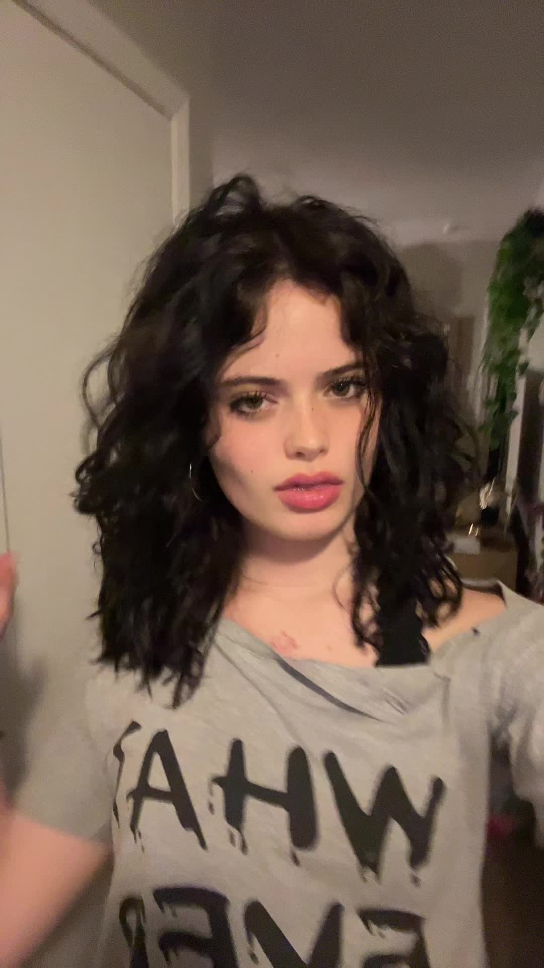 @Emily☮️