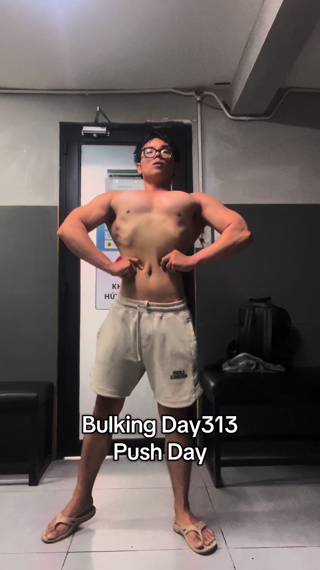 @Kent th&iacute;ch tập gym