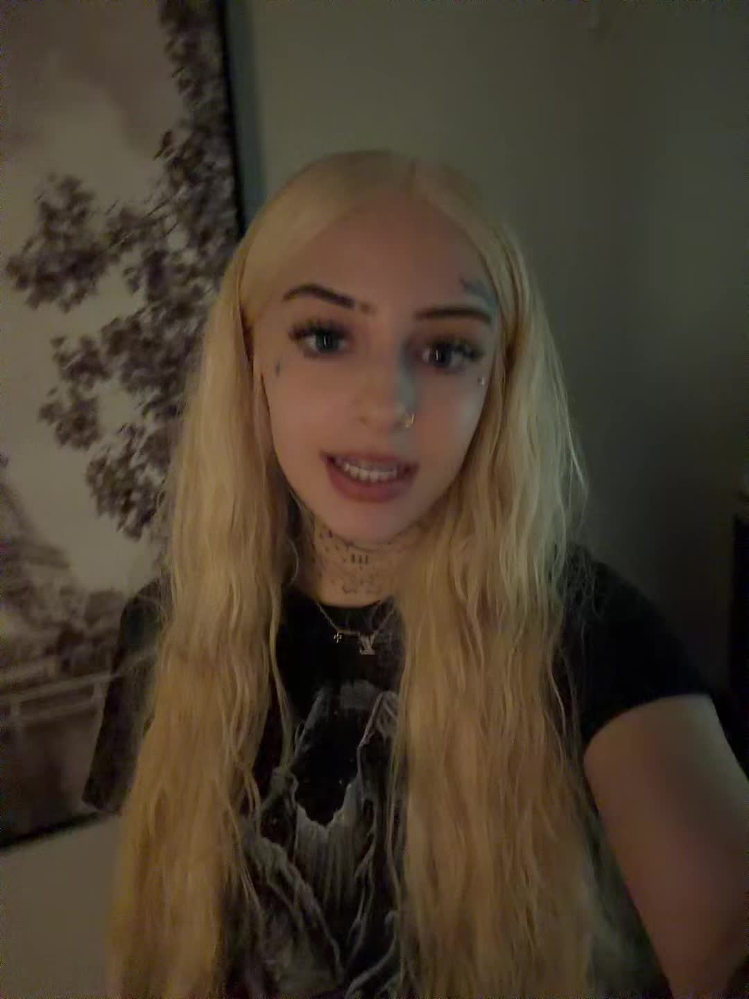 @Lilyrrrose