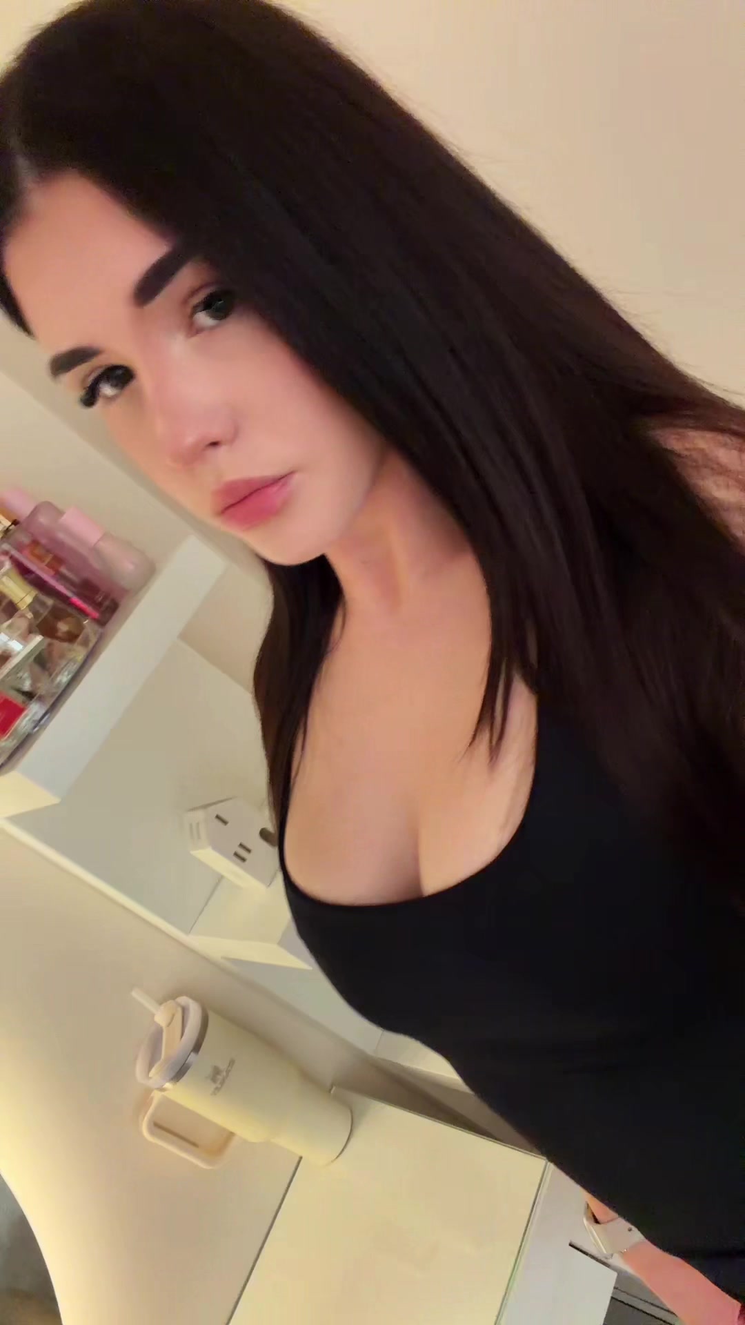 @𝐄𝐦𝐦𝐚