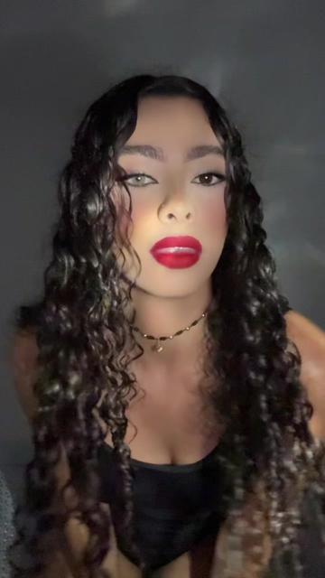 @bratzqueendah