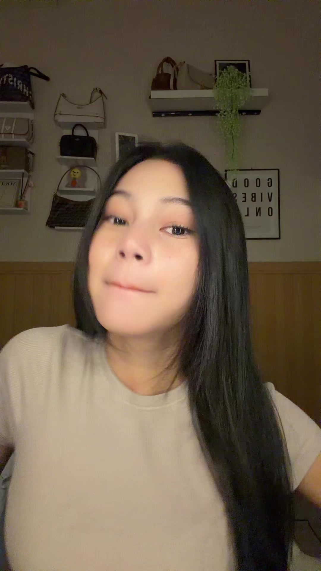 @queena_gadis