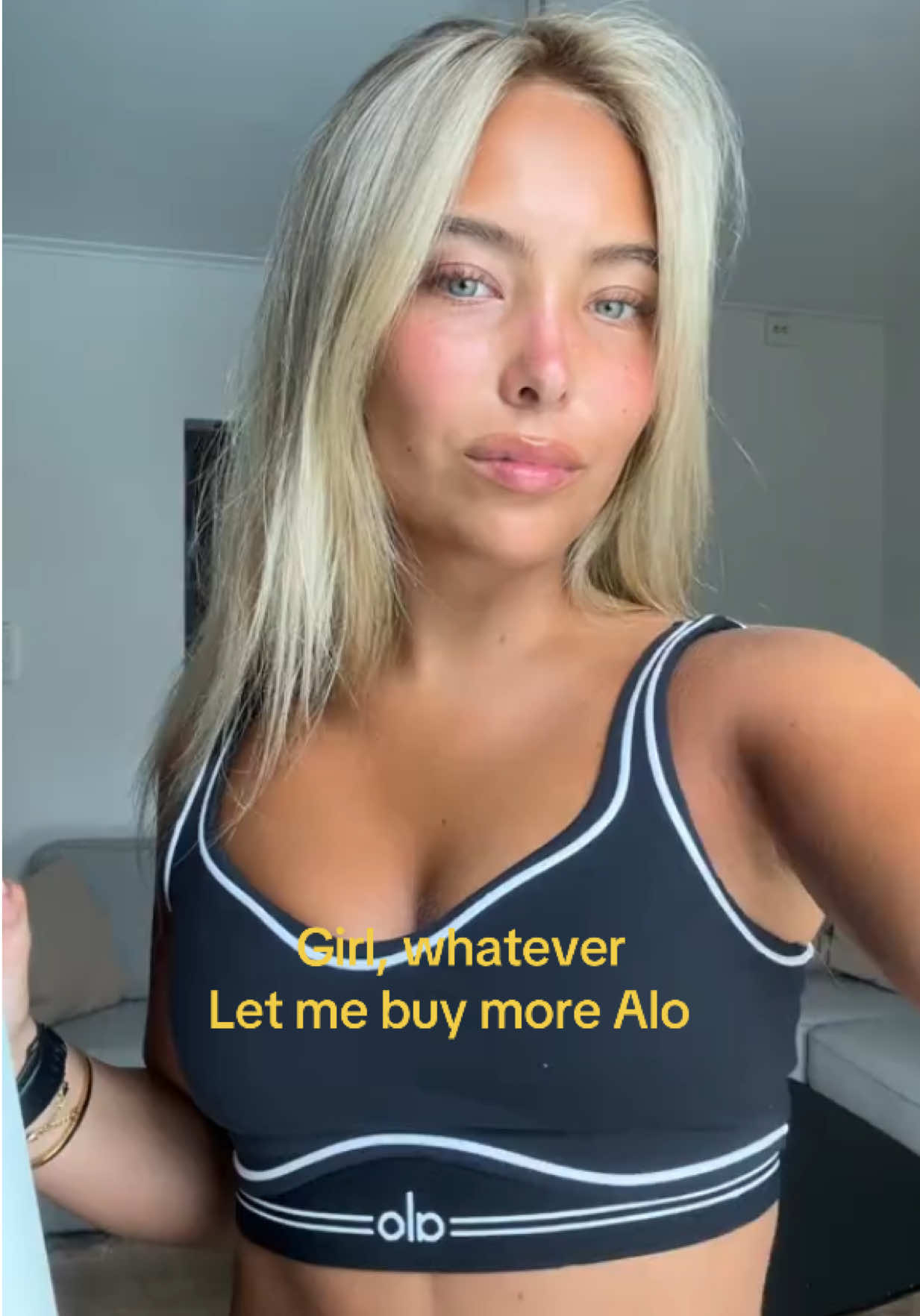 @𝐄𝐥𝐥𝐢𝐬𝐚 𝐕𝐚𝐥𝐠𝐫𝐞𝐧 🥂