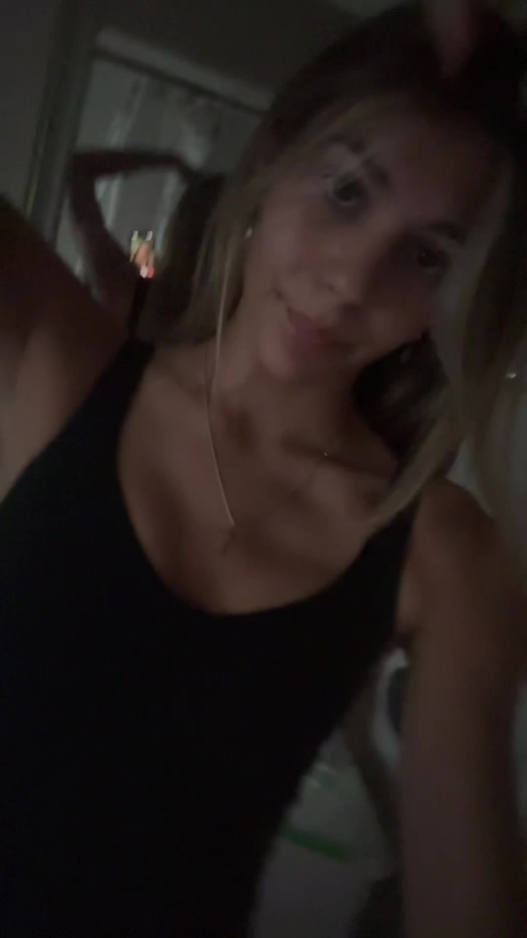 @😻