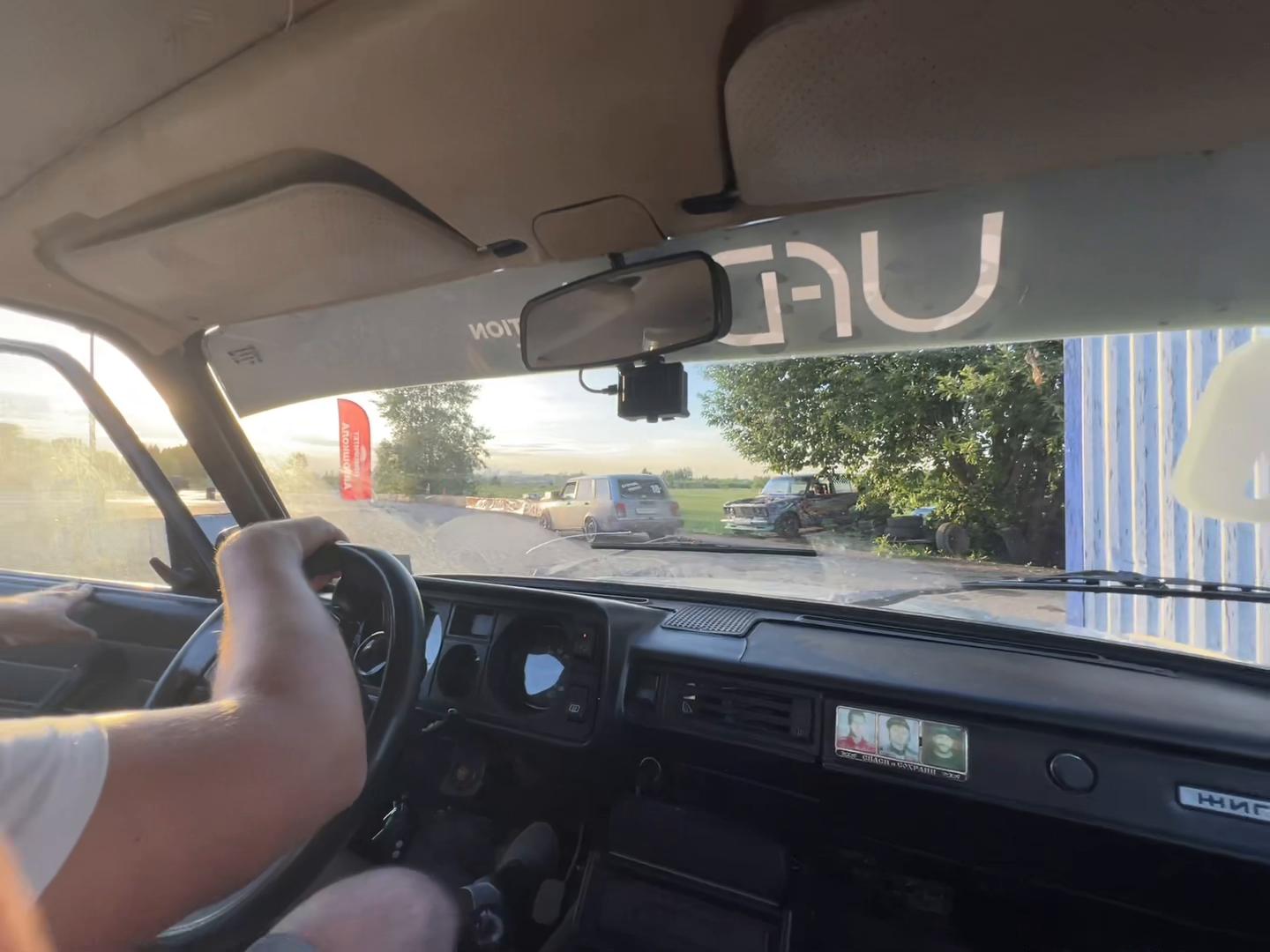 @Сракер