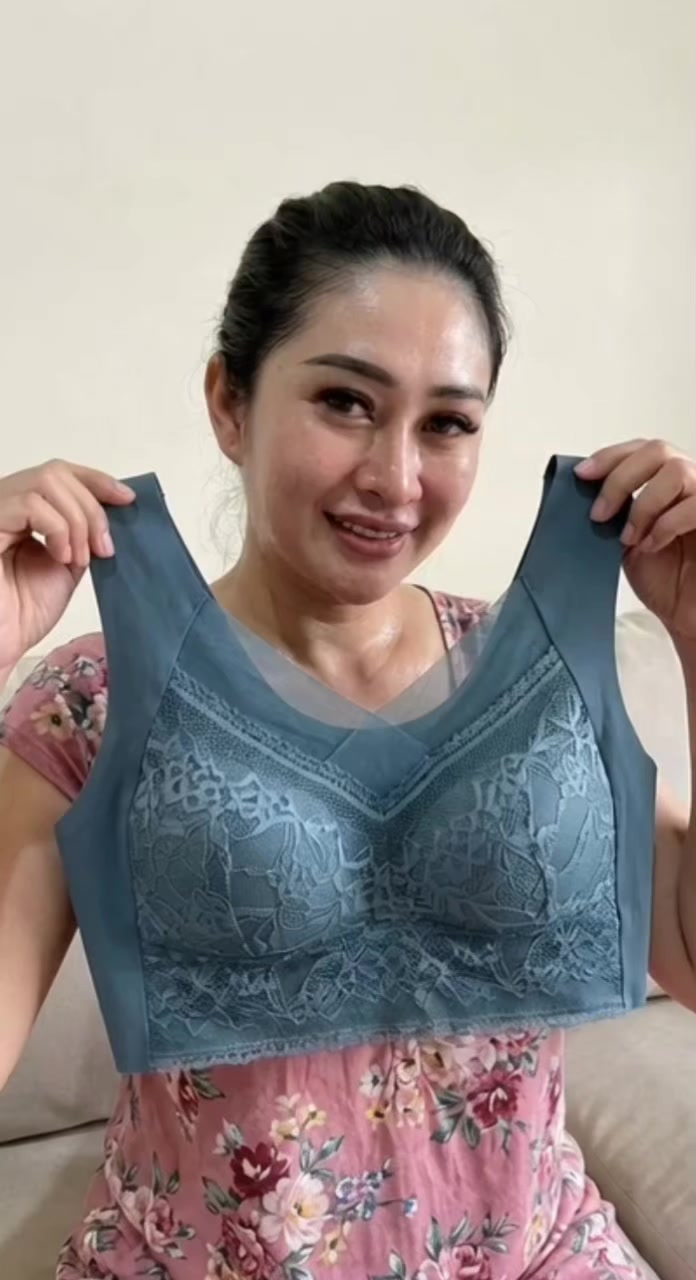 @Dewiamoraaa