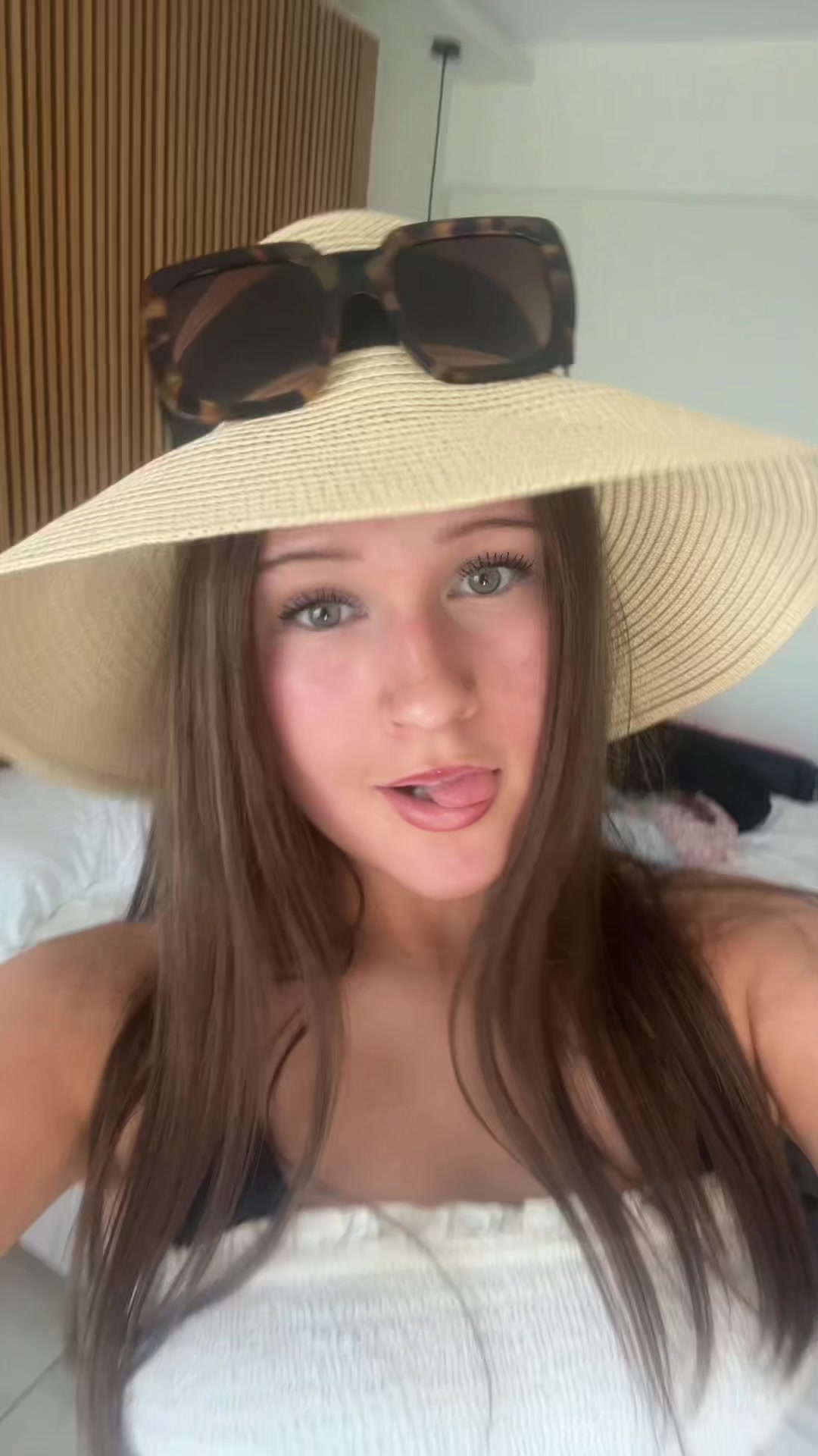 @oona769