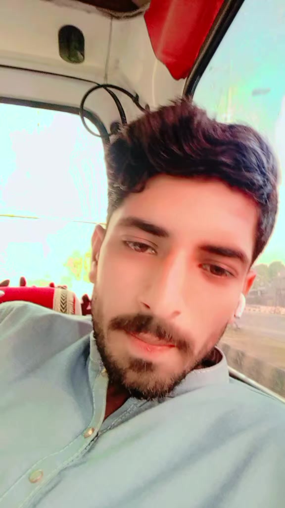 @Hasnain Dad😗😘😴😧👫👨&zwj;👩&zwj;👧&zwj;