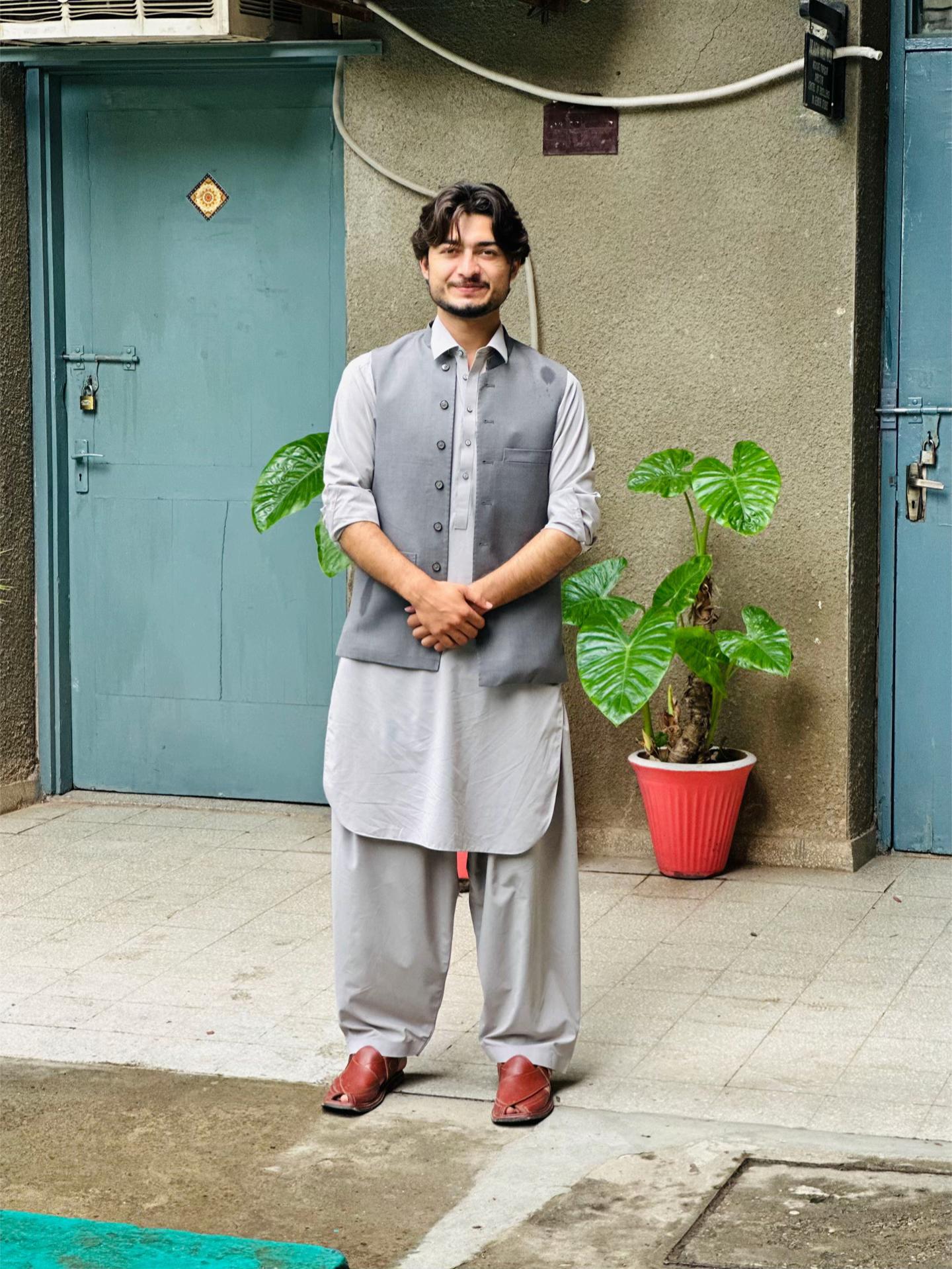 @Hasnain Ahmad Baba 🚩