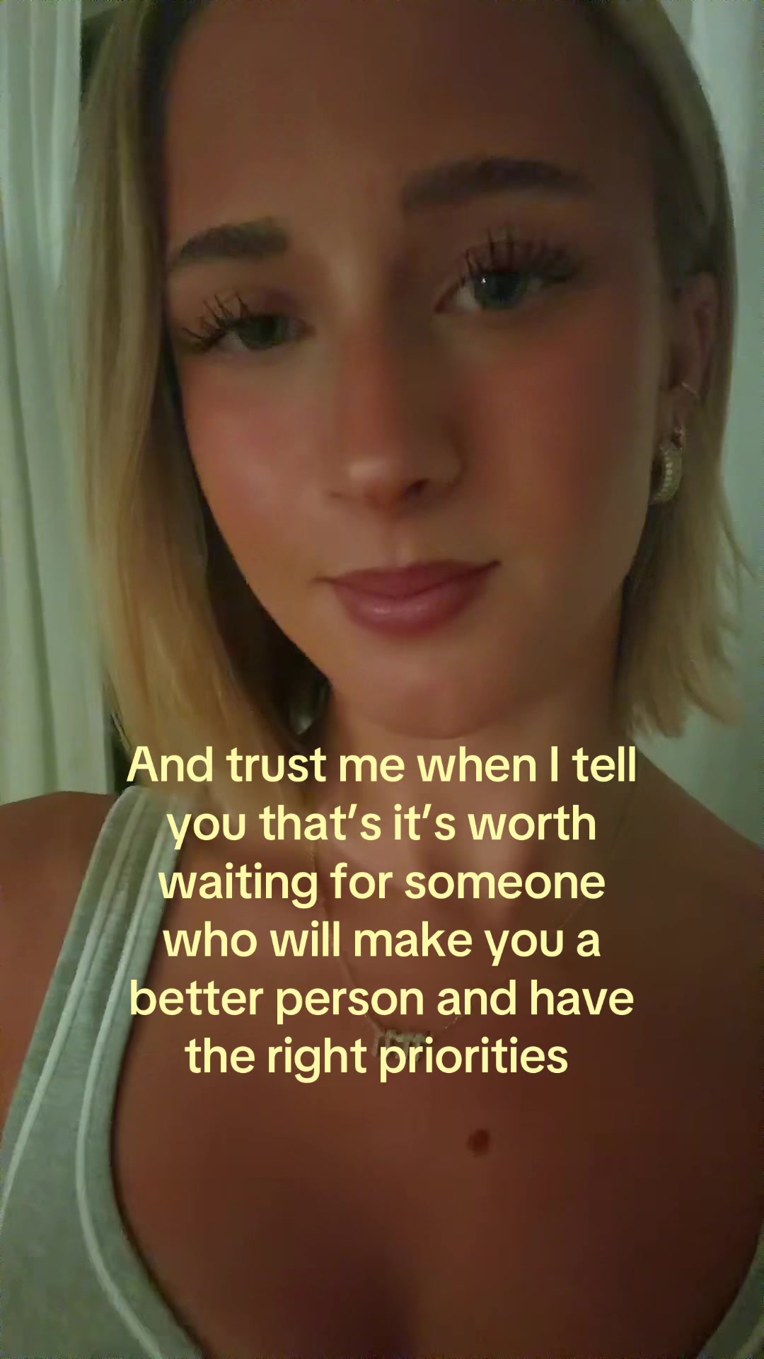 @theelliebarker