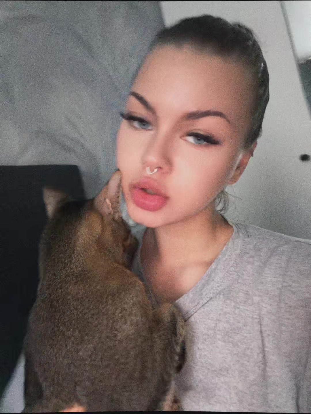 @_.viviixy