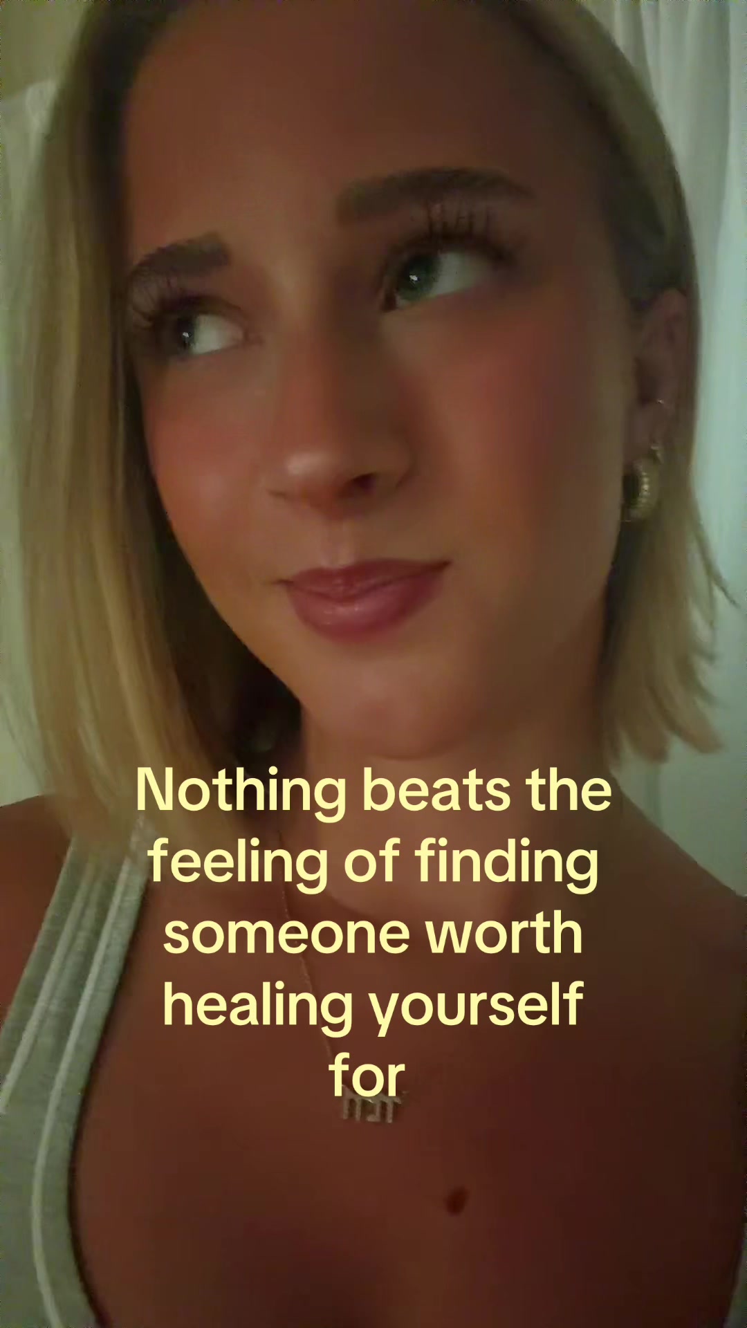 @theelliebarker