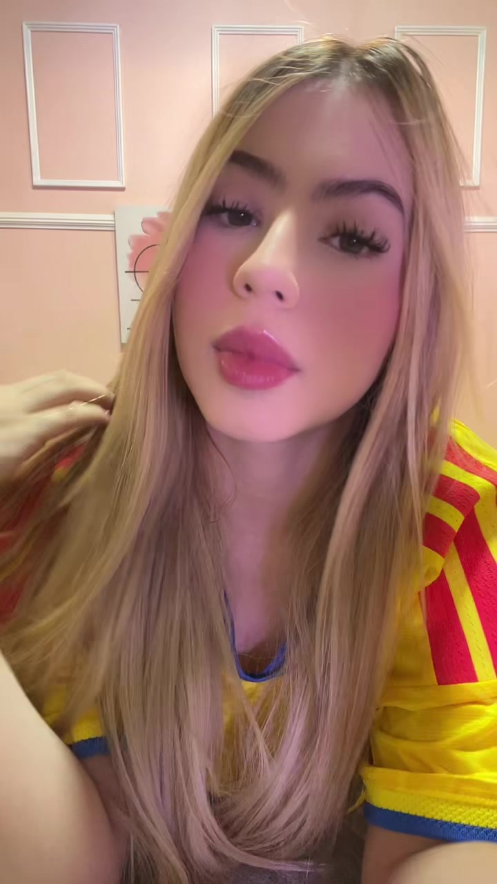 @𝒮ℴ𝒻𝒾 👱🏻&zwj;♀️💕