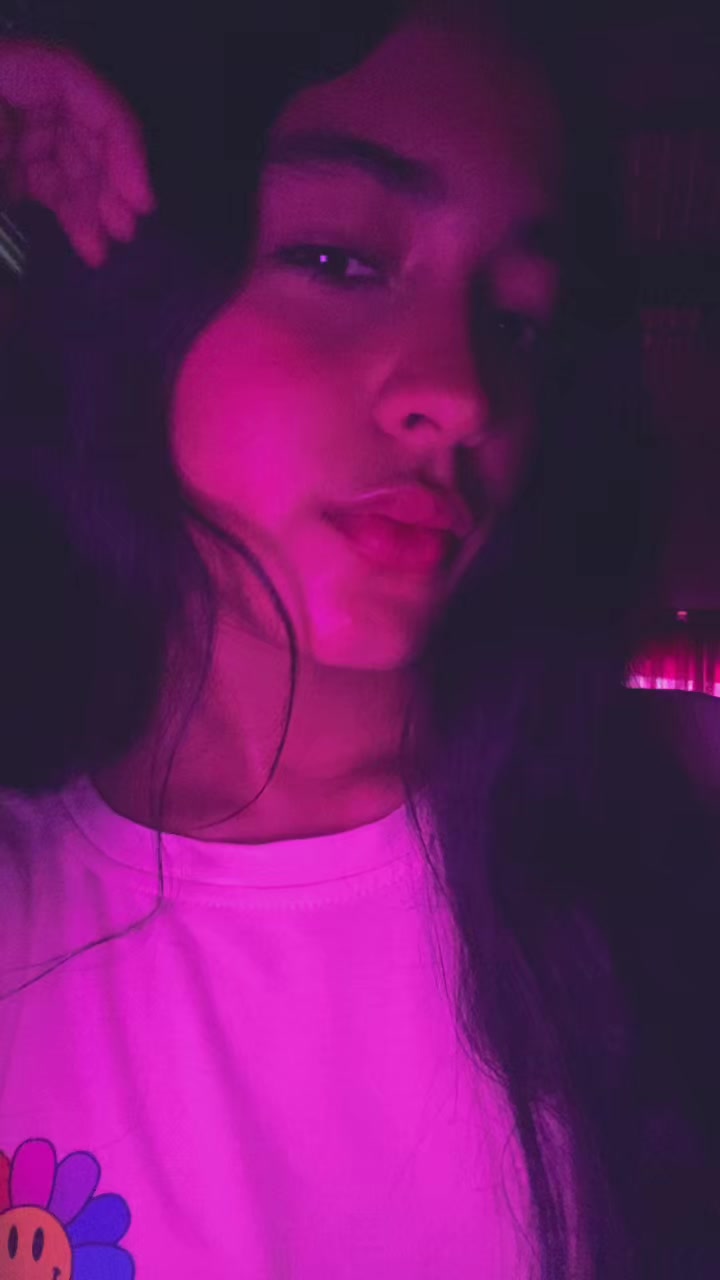 @𝒜𝓃𝒶 𝓈ℴ𝒻𝒾𝒶🍒