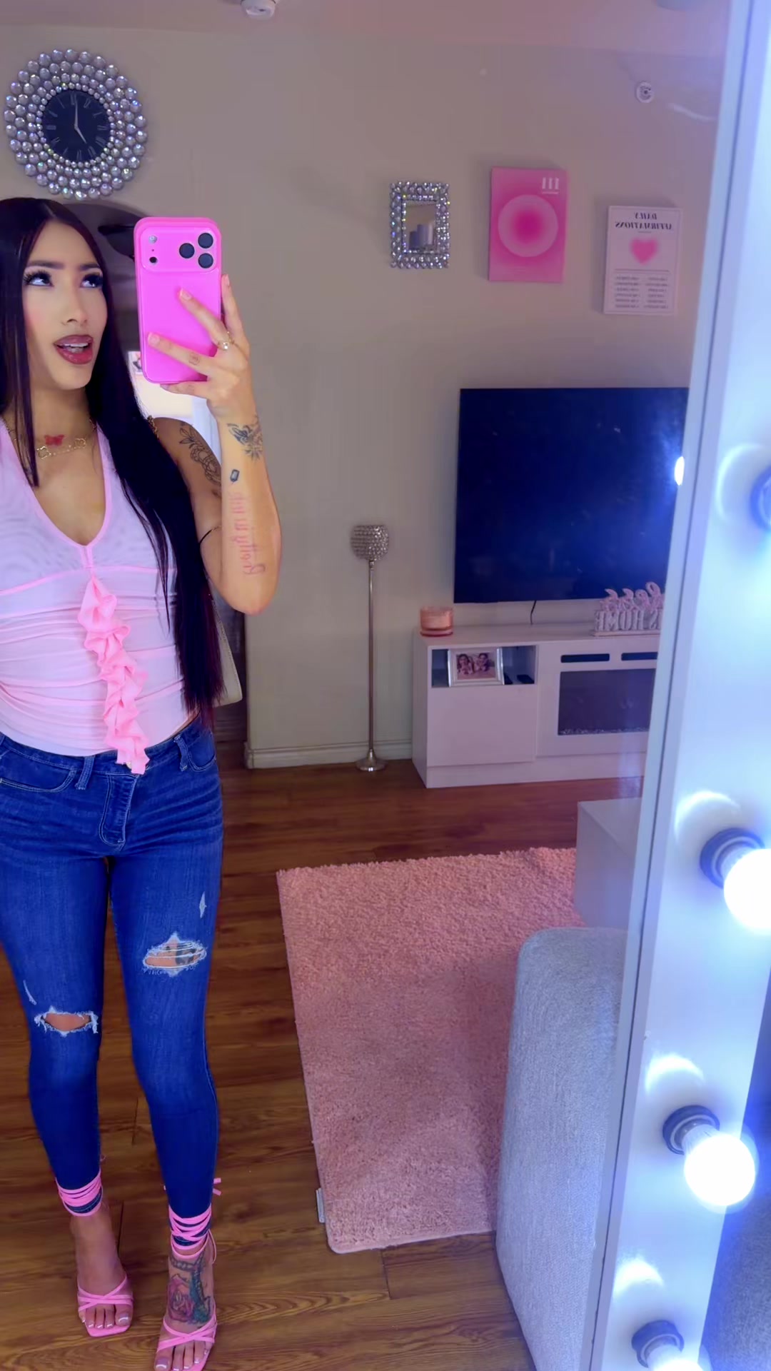 @L 👑
