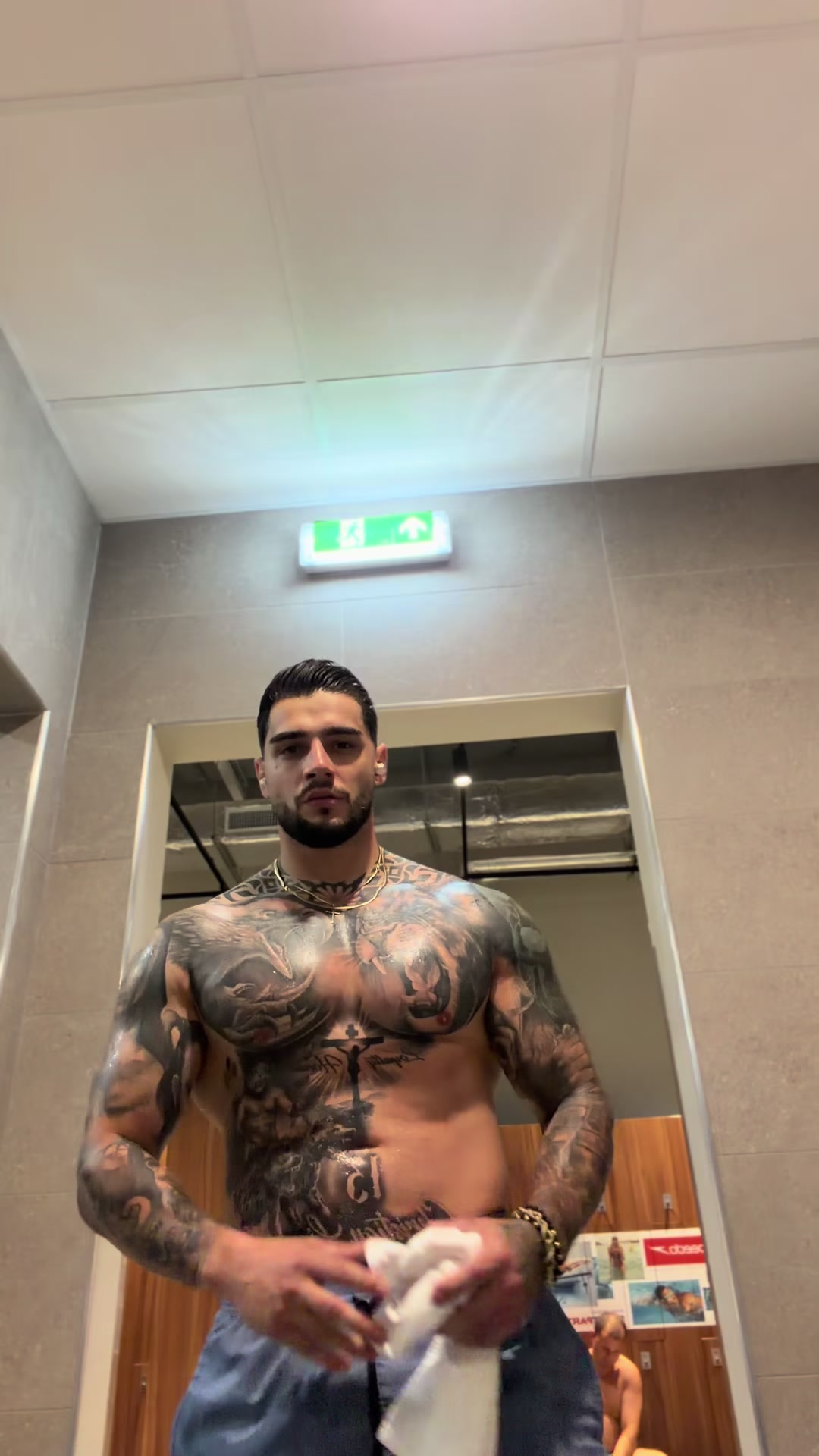 @🦁𝐂𝐇𝐑𝐈𝐒𝐓𝐈𝐀𝐍 𝐋𝐈𝐎𝐍