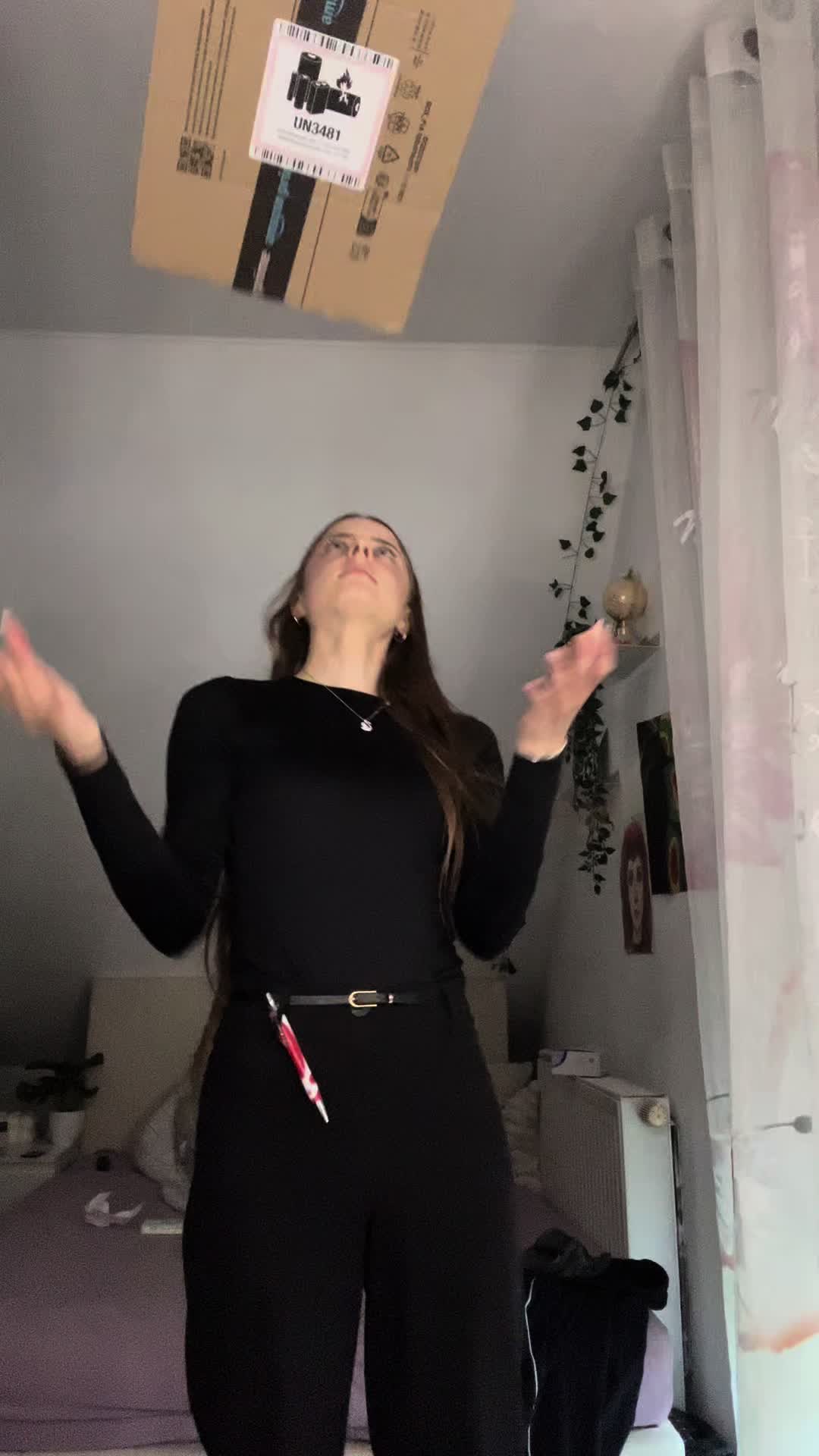 @ℰ 𝓋 𝑒 𝓁 𝓎 𝓃 &dagger;