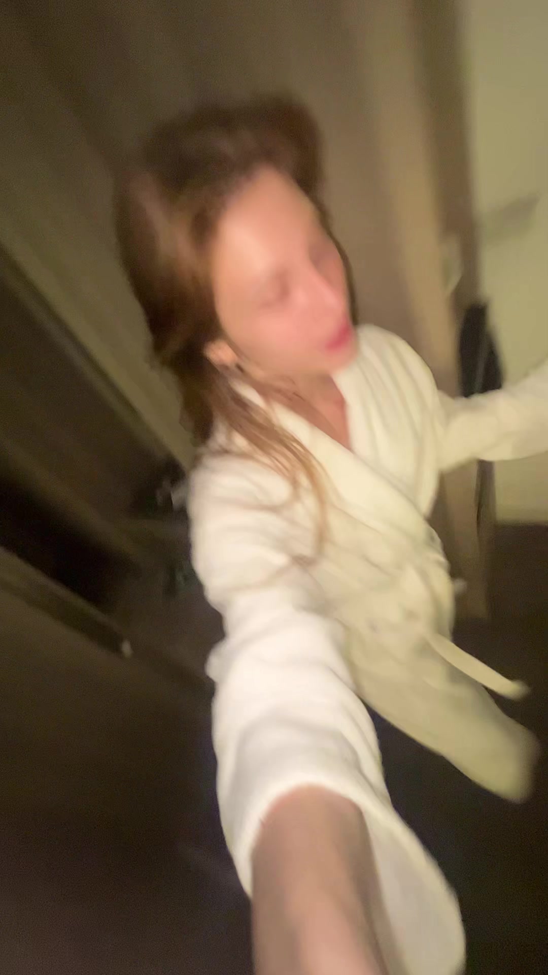 @⟡