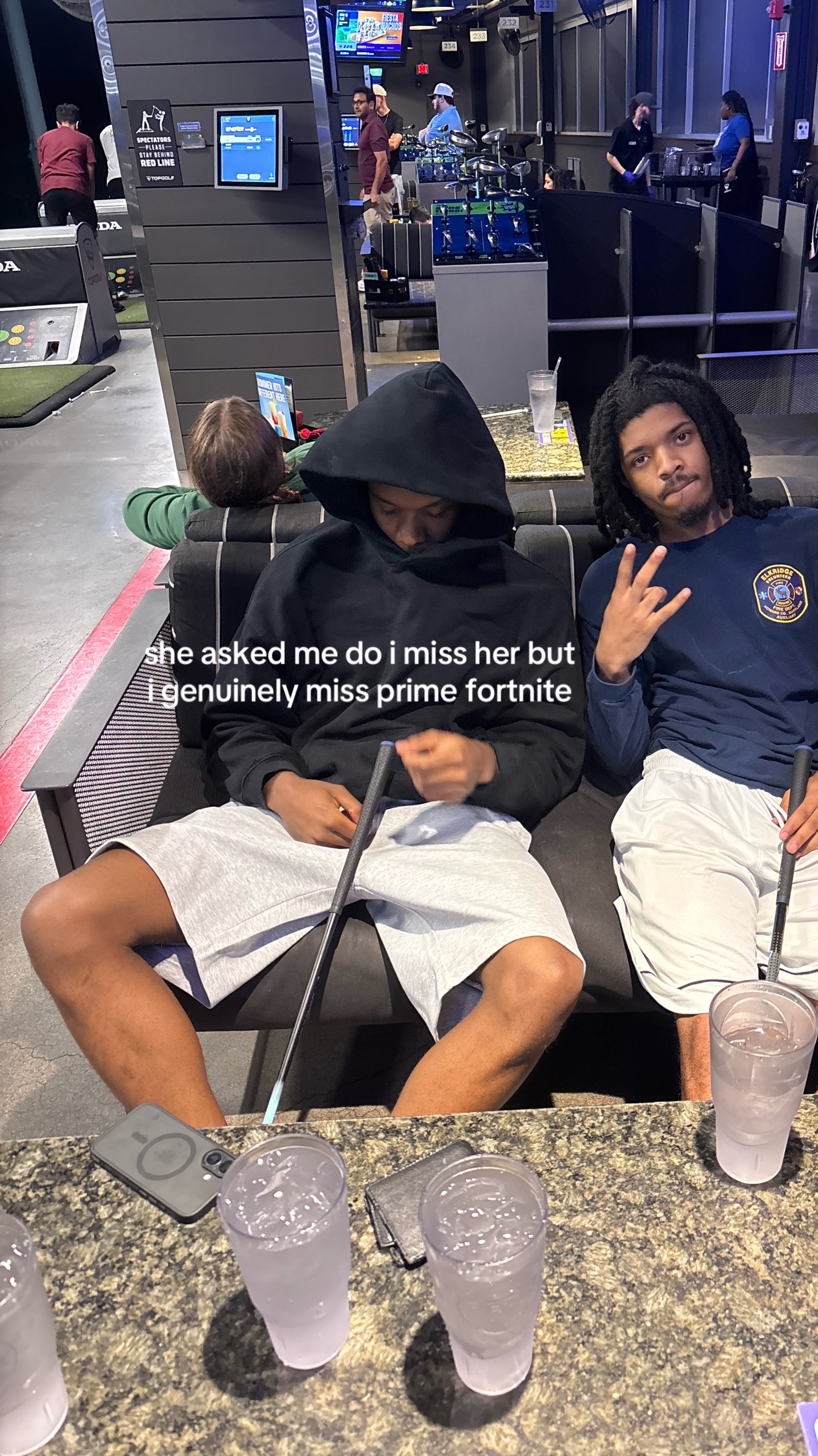 @￼