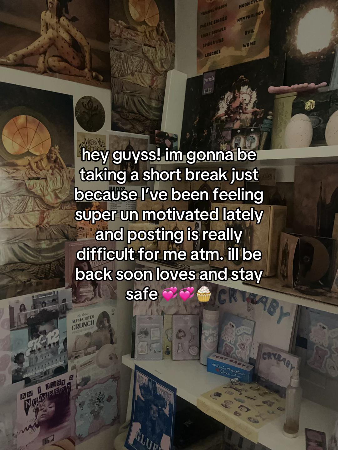 @༺m༻