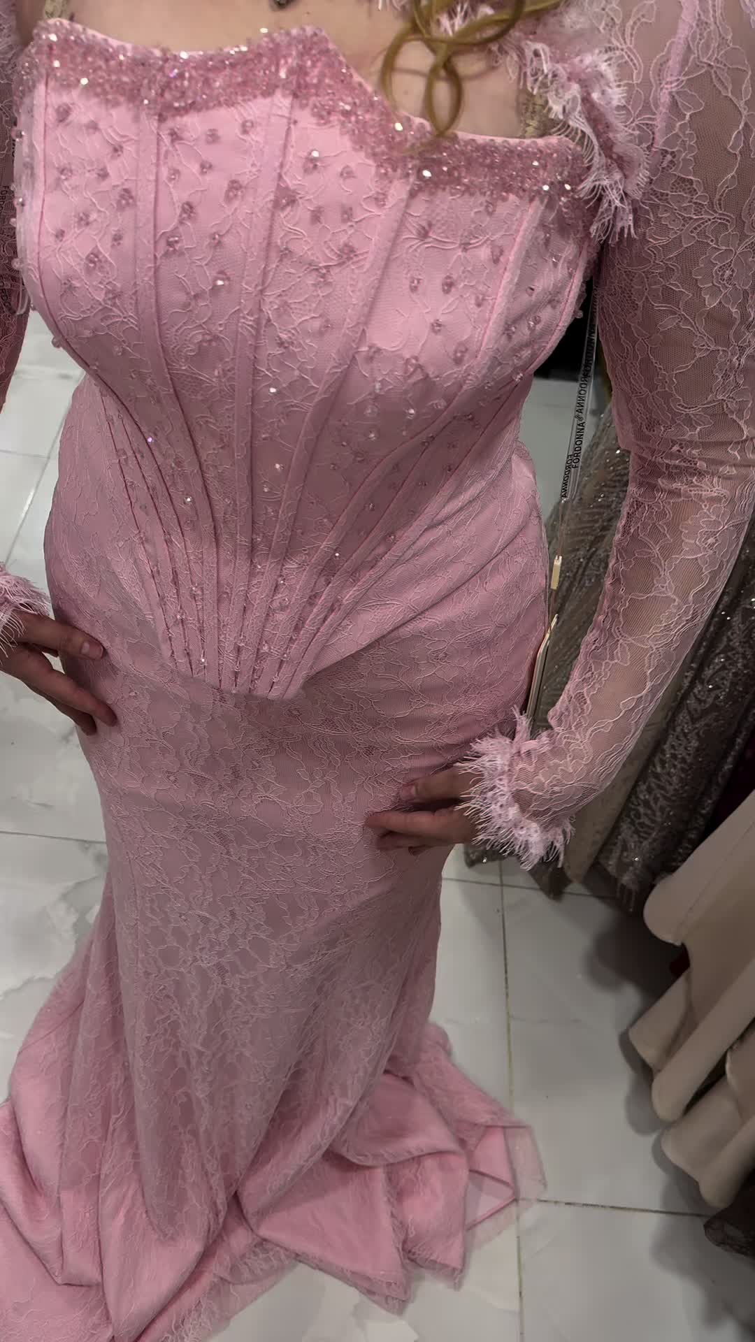 @Miss aniqa 24