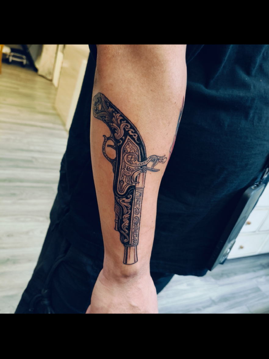 @FM TATTOO