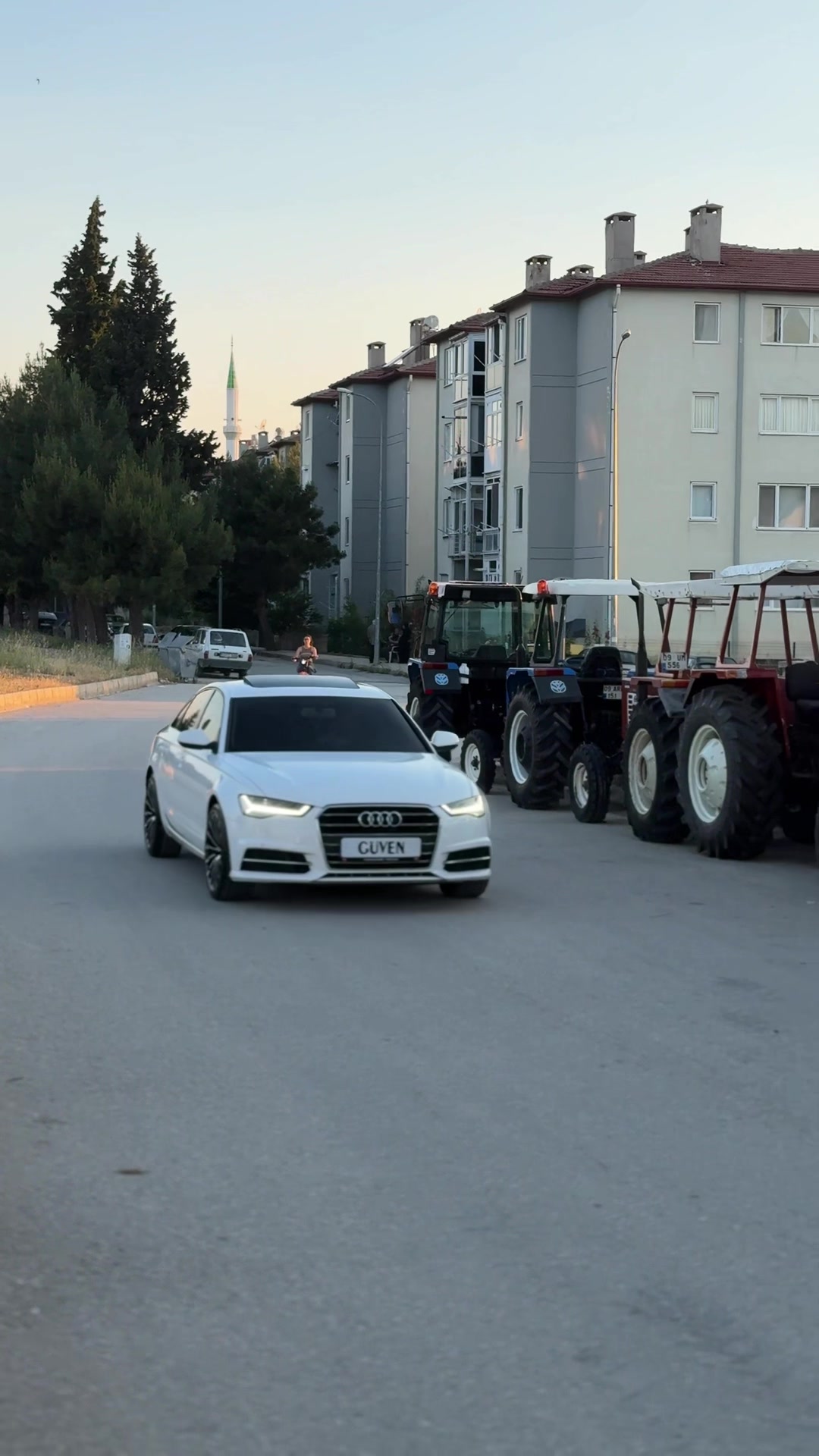 @G&Uuml;VEN TRAKT&Ouml;R DİNAR