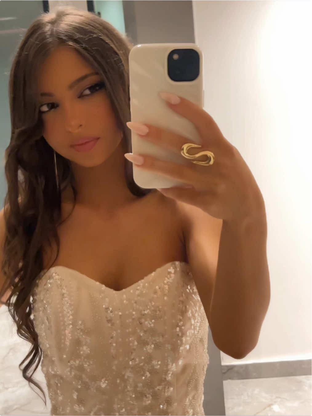 @lllaaraaaa