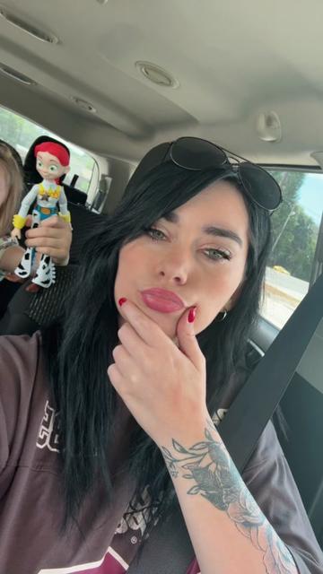 @Kelsiemarie99