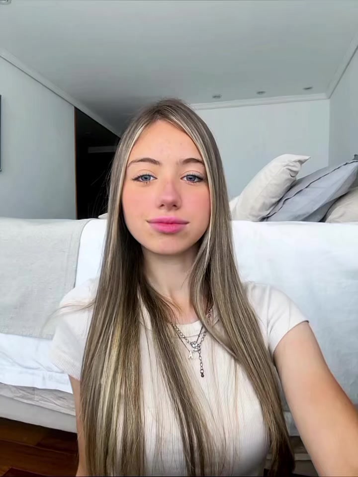 @𝓬𝓪𝓽𝓪