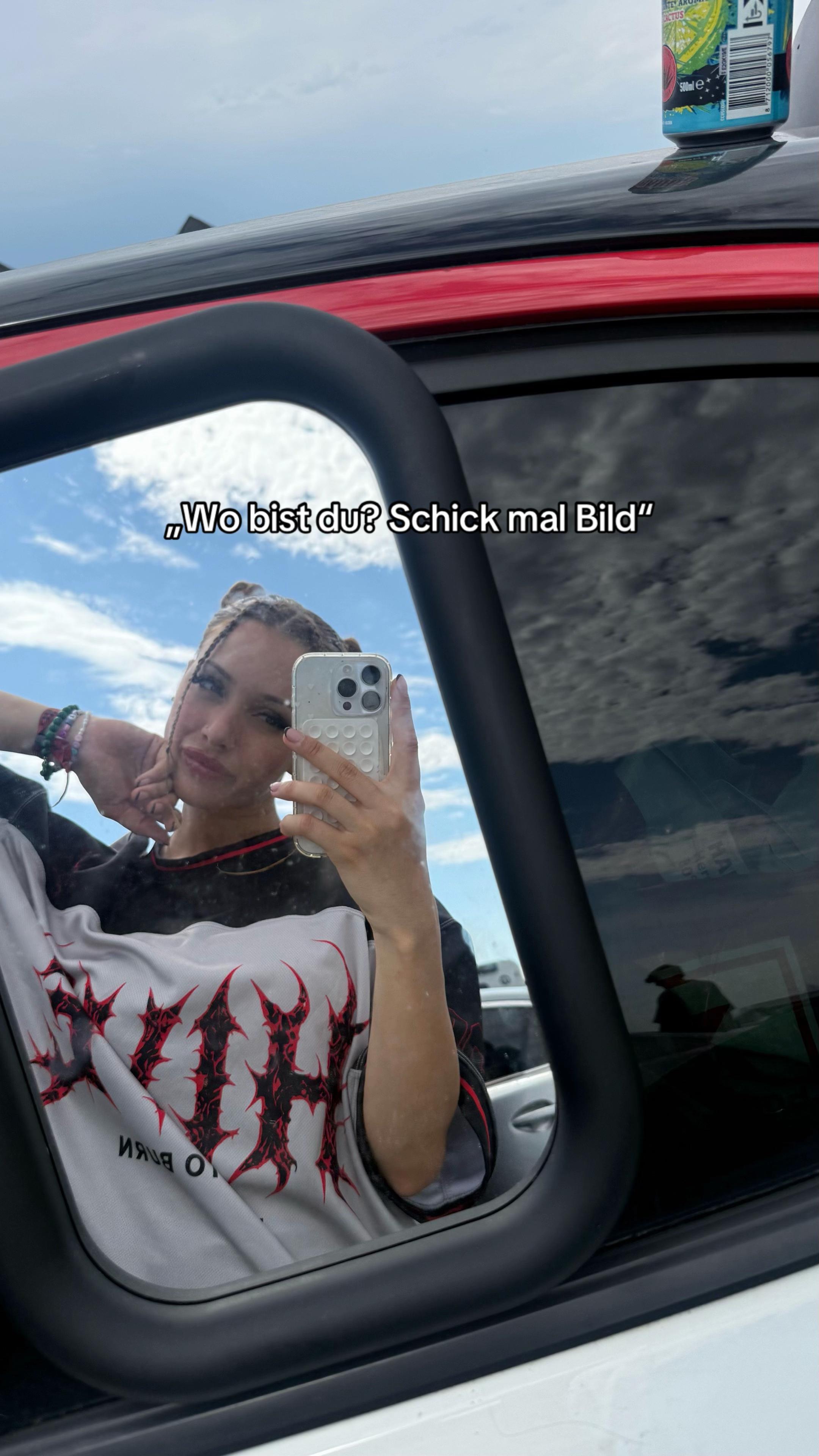 @Elli