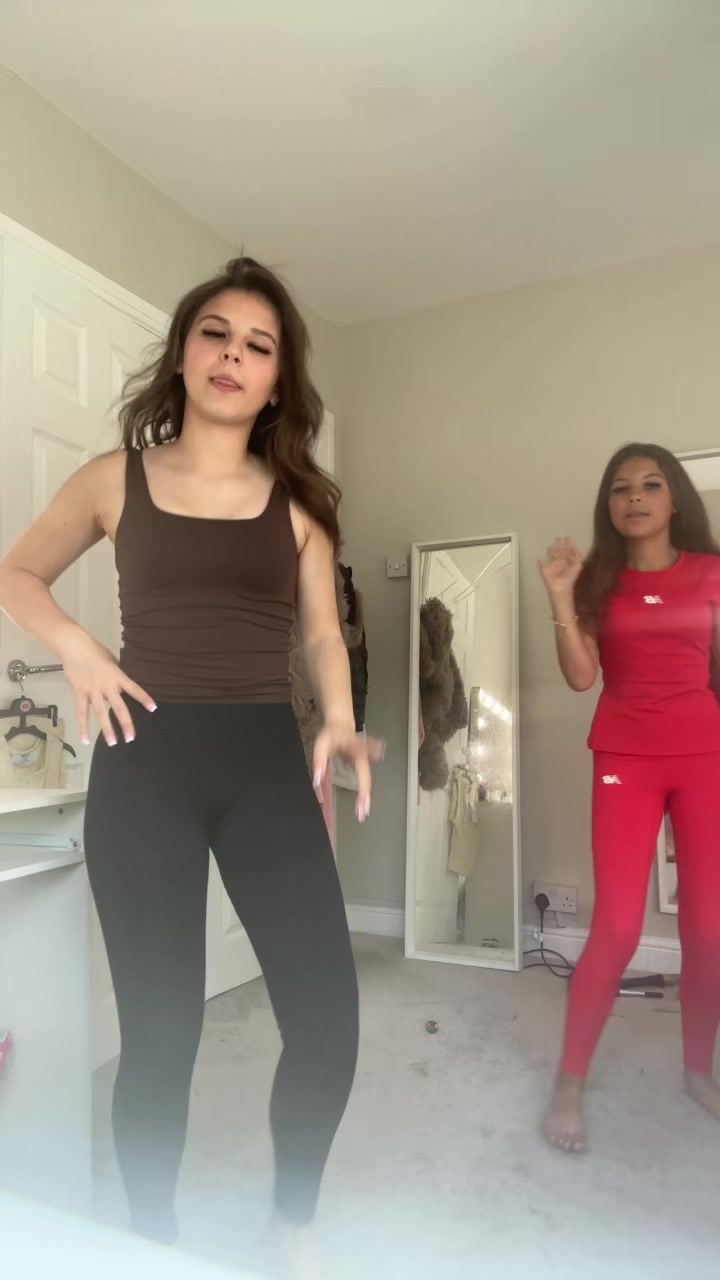 @Lolaa.honey.lacey.darcy.mia
