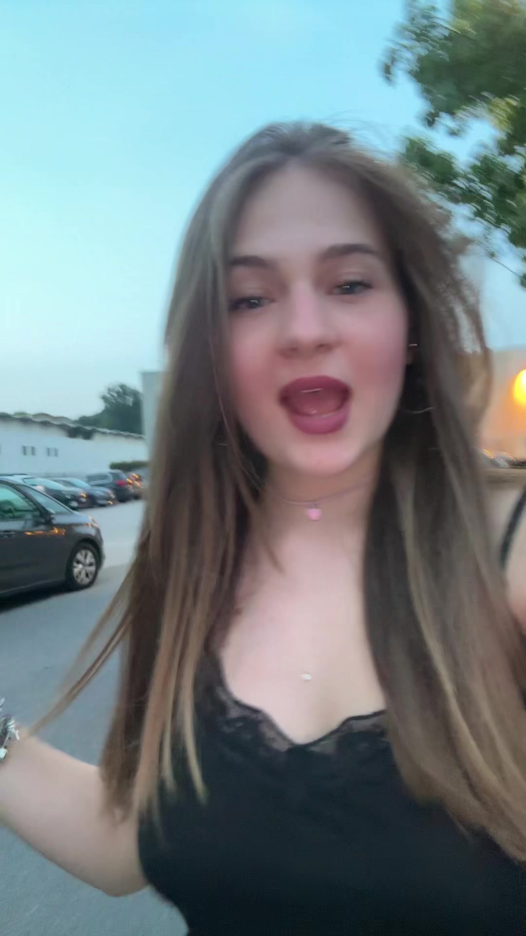 @.whitegiu